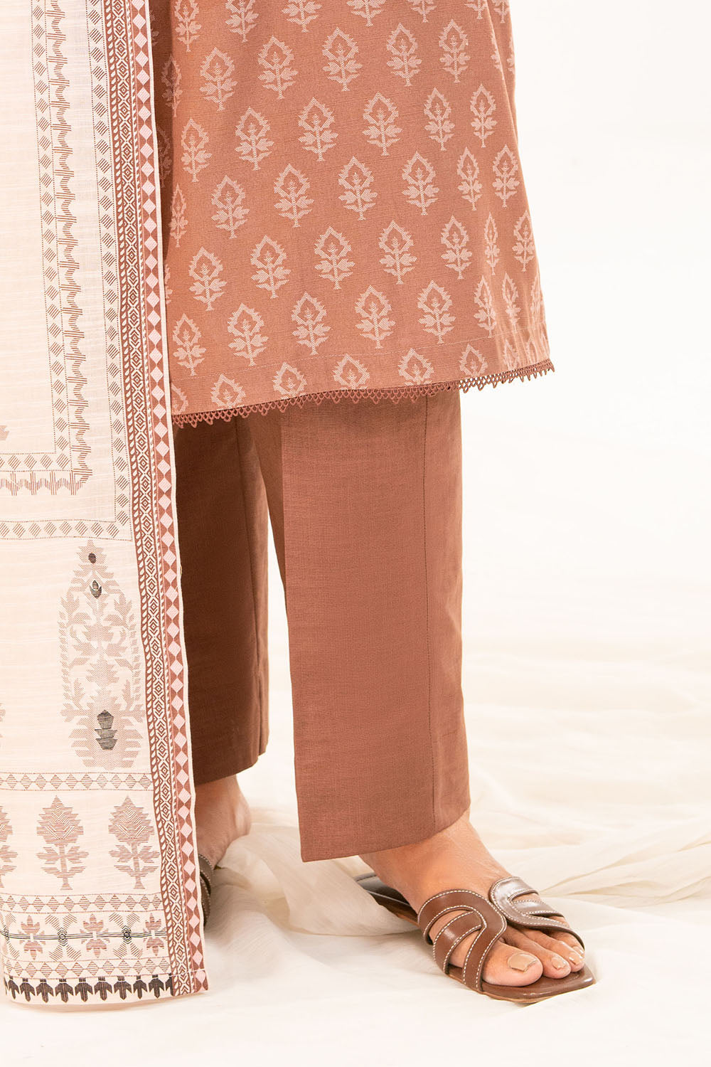 3 Piece Printed Khaddar Suit with Dupatta K-52106