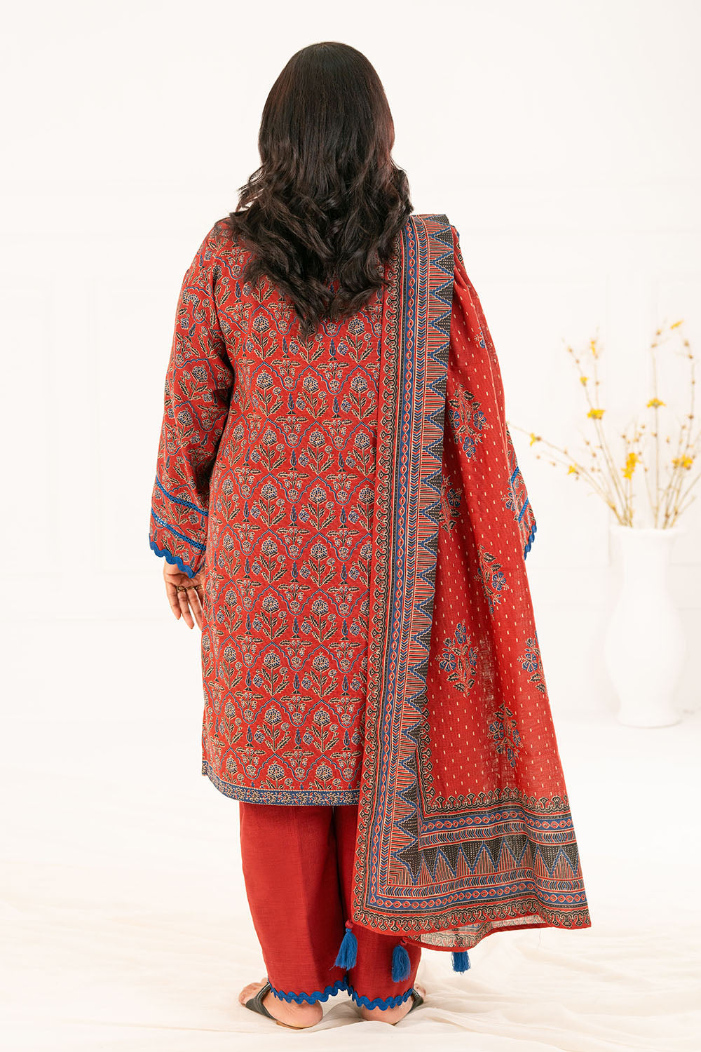 3 Piece Printed Khaddar Suit with Dupatta K-52107