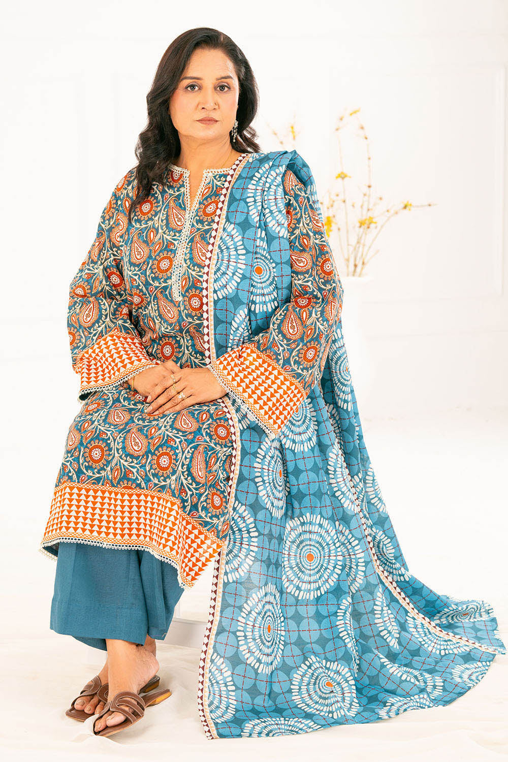 3 Piece Printed Khaddar Suit with Dupatta K-52108