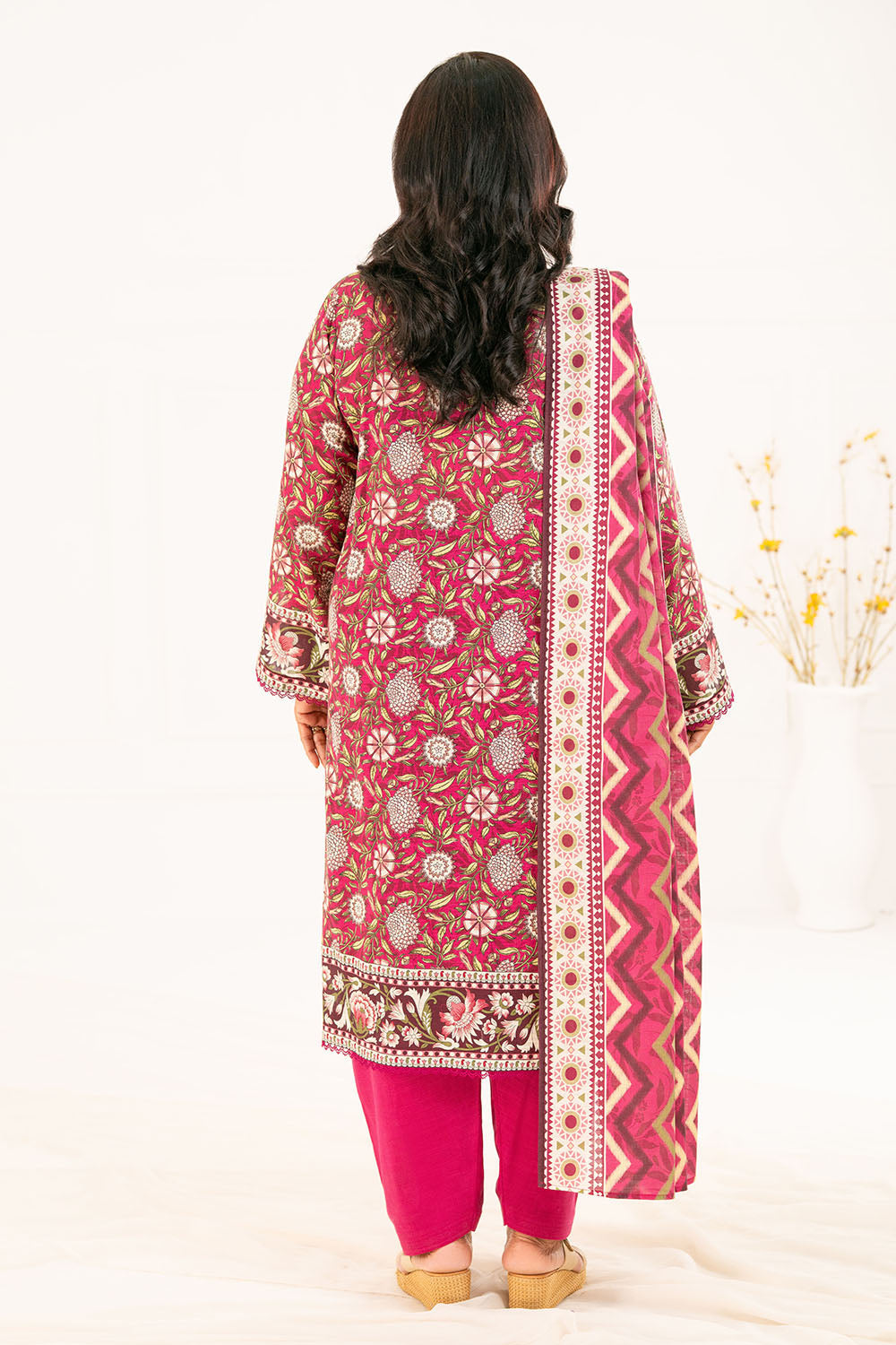3 Piece Printed Khaddar Suit with Dupatta K-52109