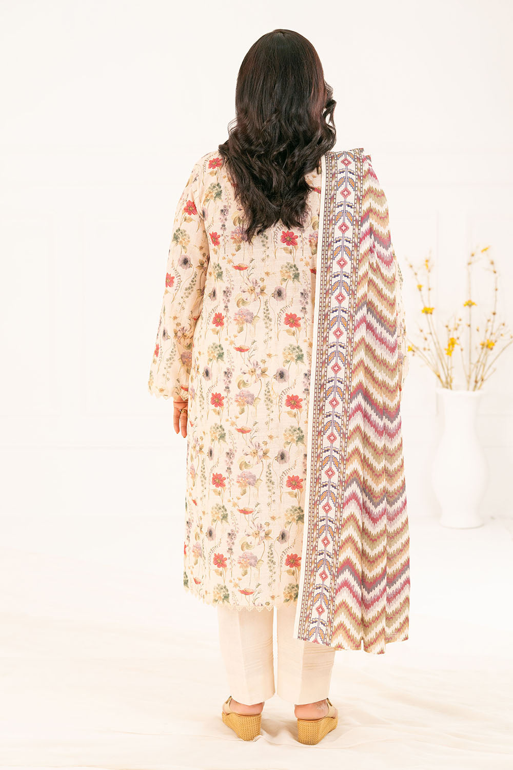 3 Piece Printed Khaddar Suit with Dupatta K-52113