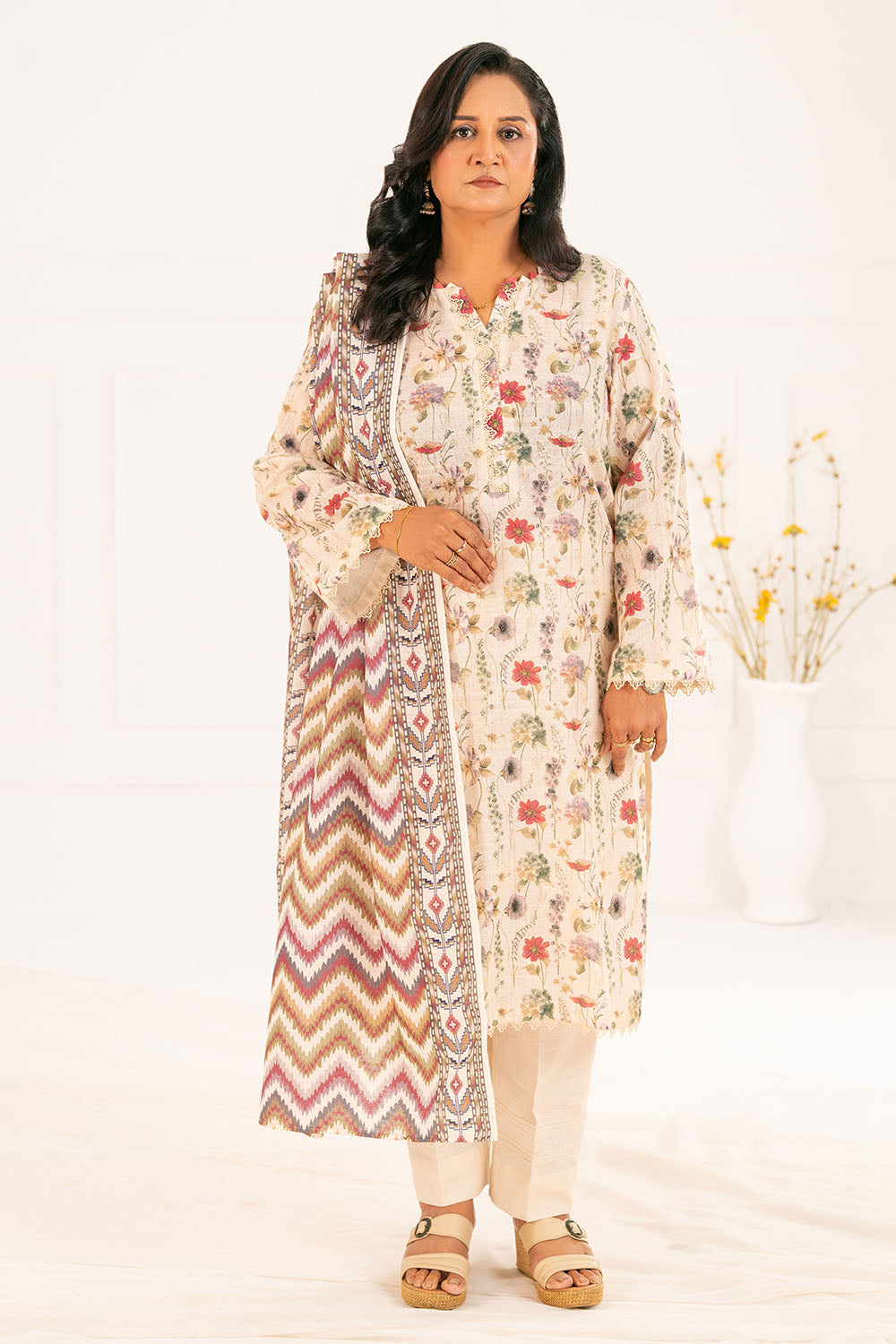 3 Piece Printed Khaddar Suit with Dupatta K-52113