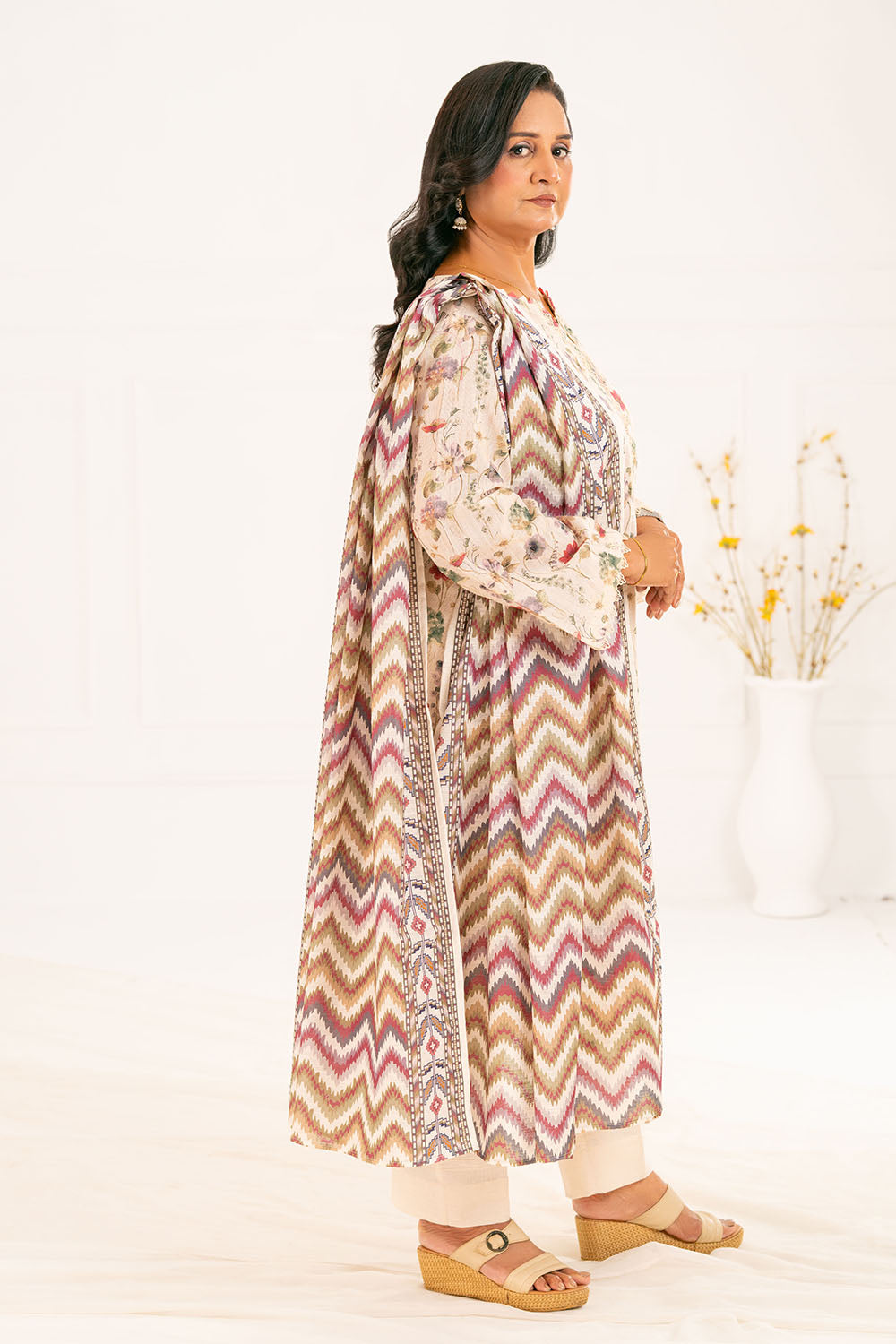 3 Piece Printed Khaddar Suit with Dupatta K-52113