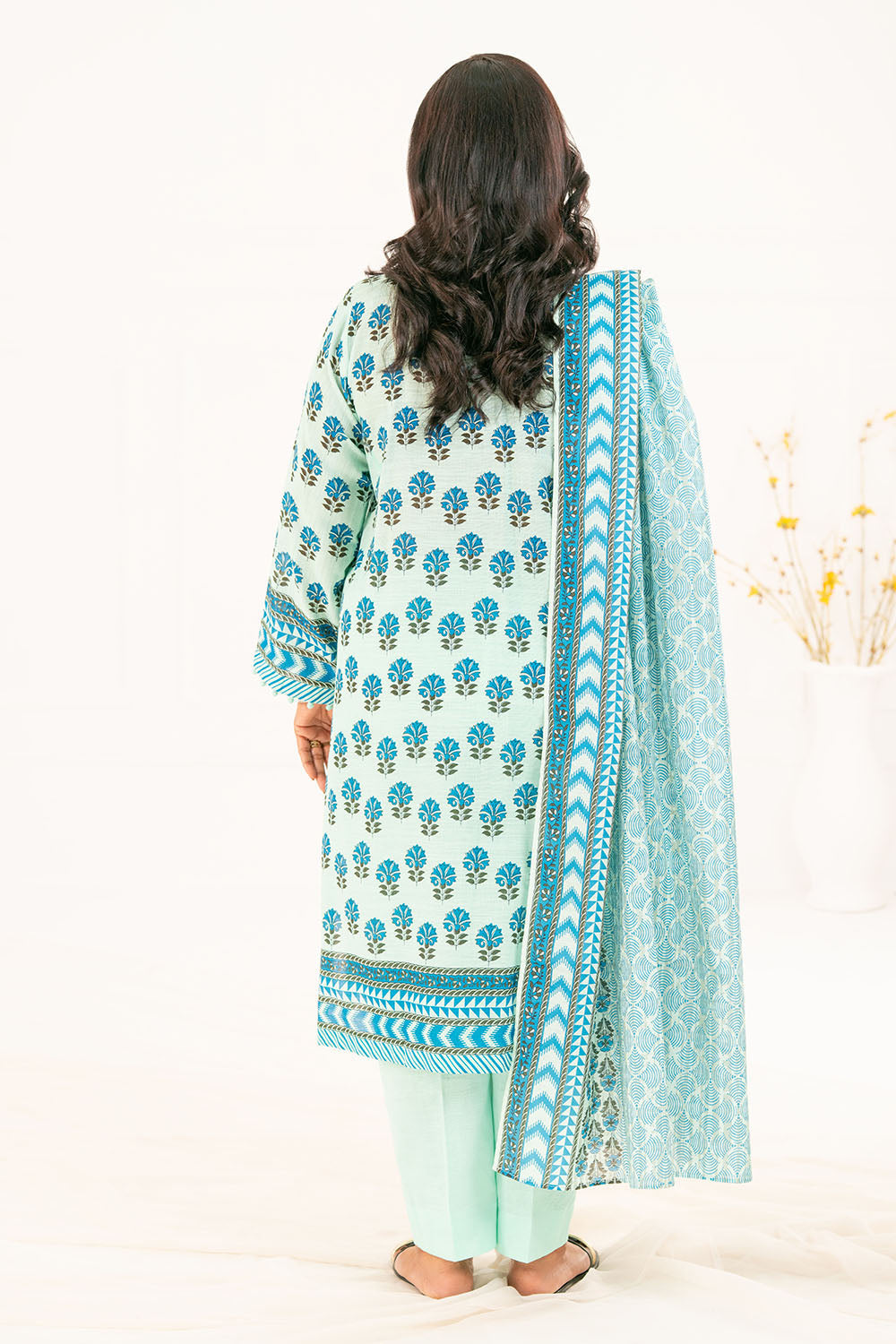 3 Piece Printed Khaddar Suit with Dupatta K-52114