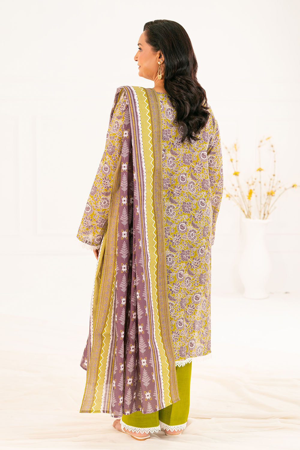 3 Piece Printed Khaddar Suit with Dupatta K-52116