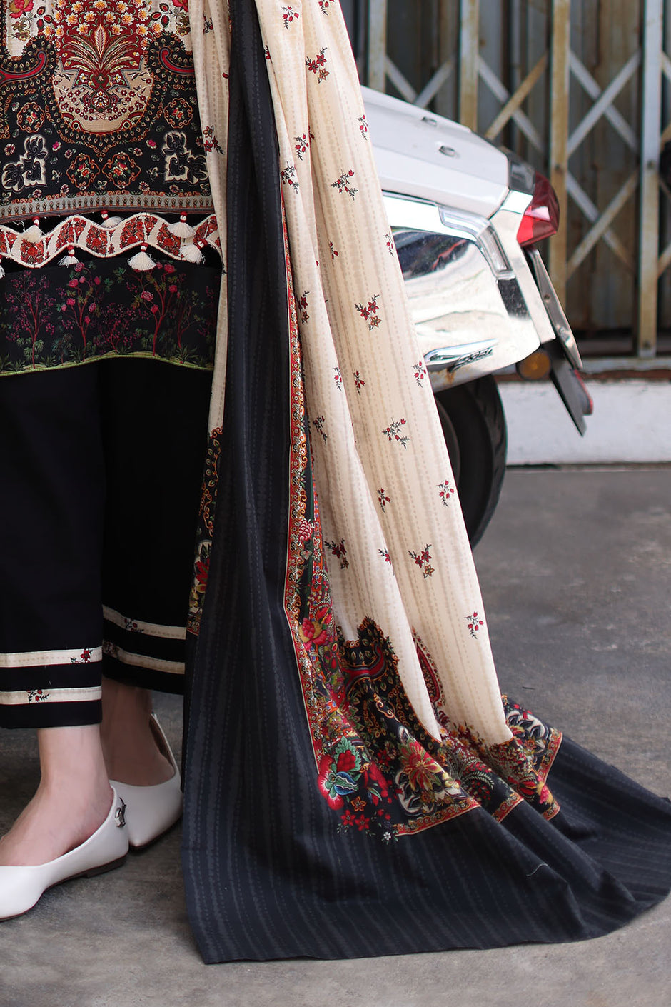 3 Piece Printed Khaddar Suit with Printed Khaddar Dupatta