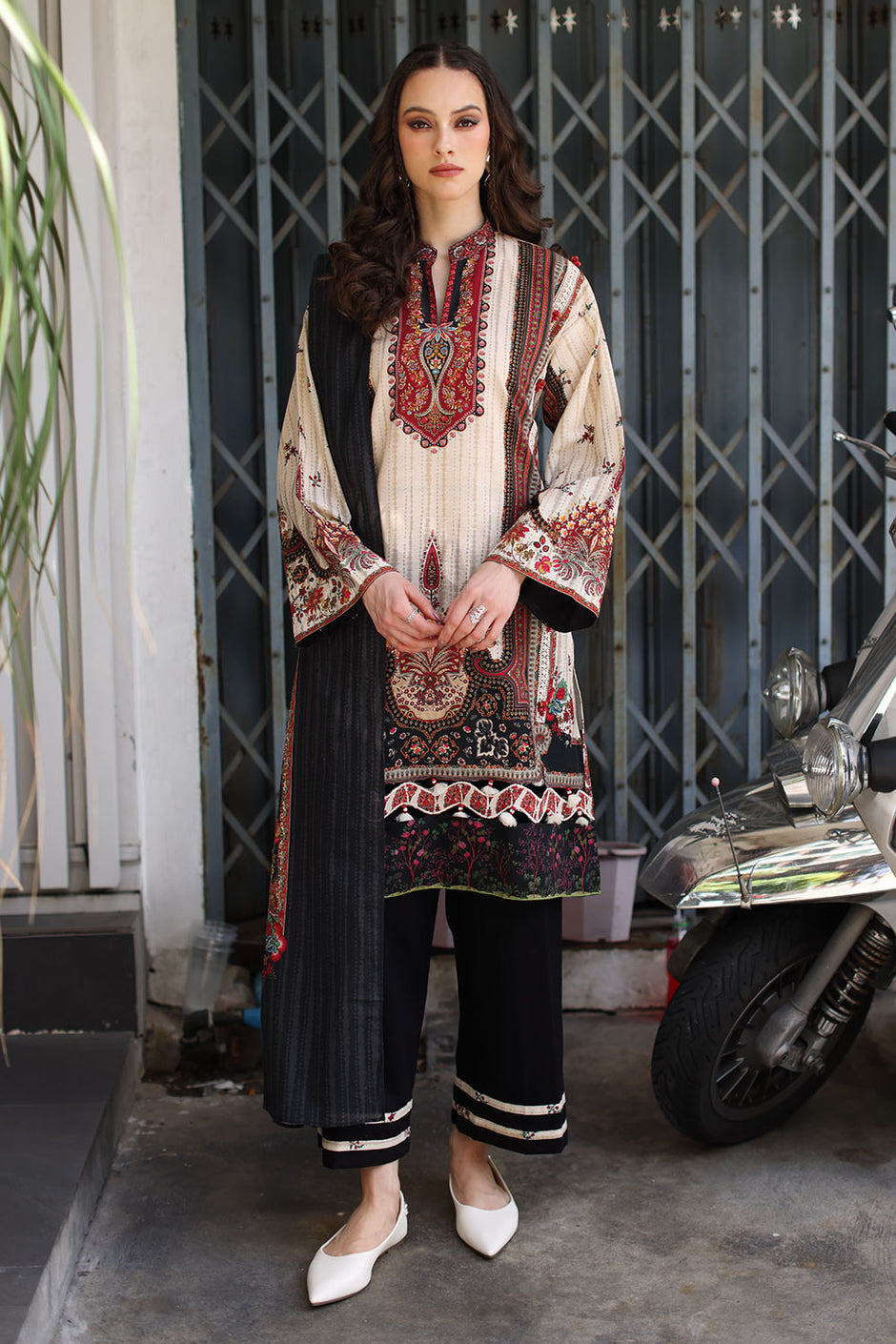 3 Piece Printed Khaddar Suit with Printed Khaddar Dupatta