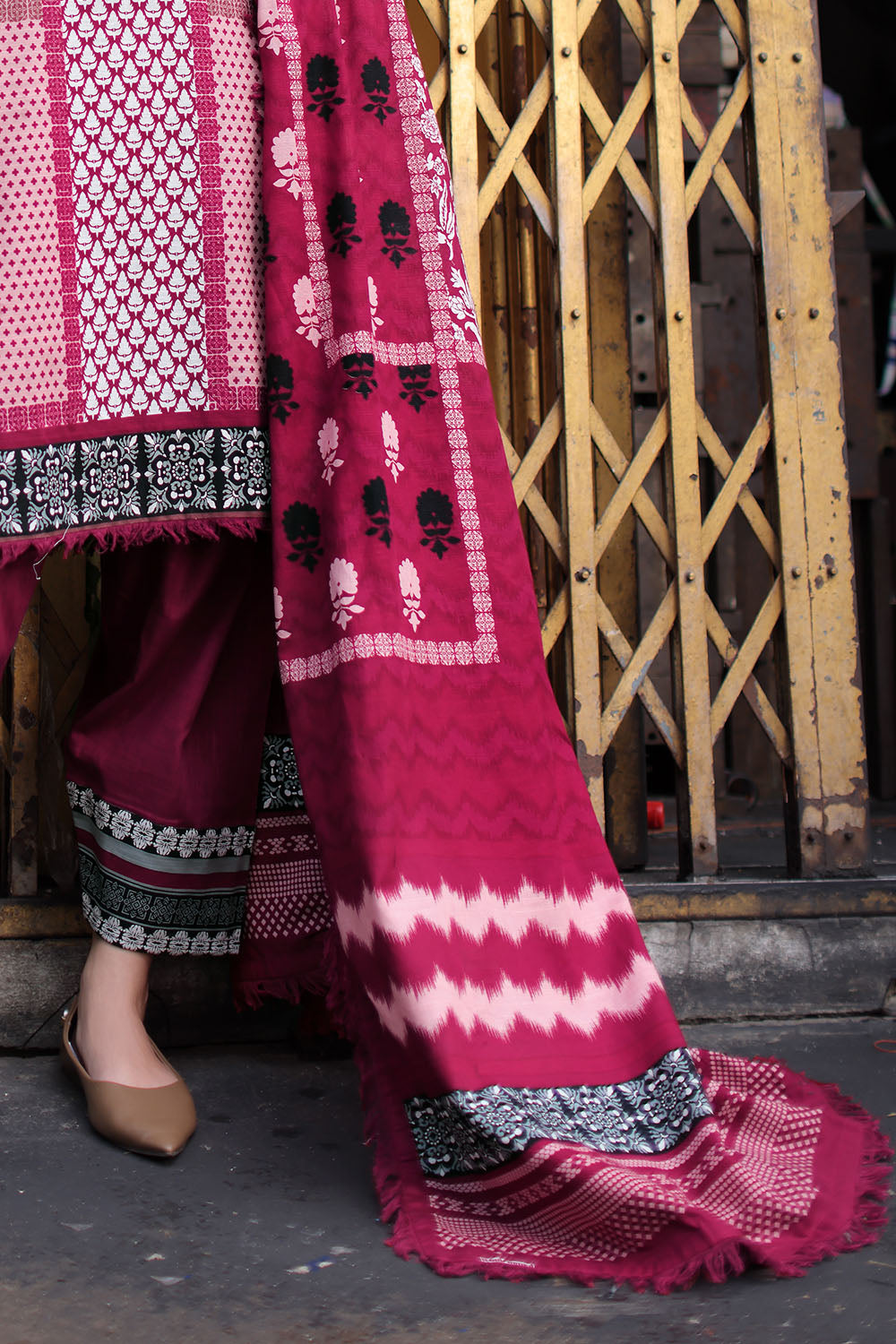 3 Piece Printed Khaddar Suit