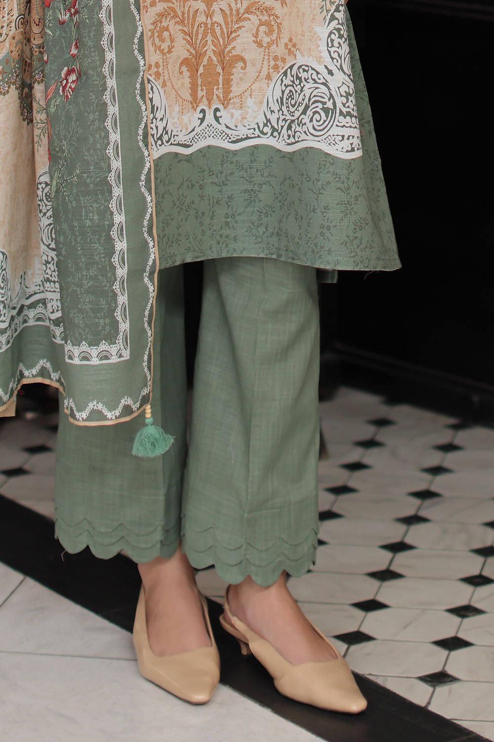 3 Piece Printed Khaddar Suit