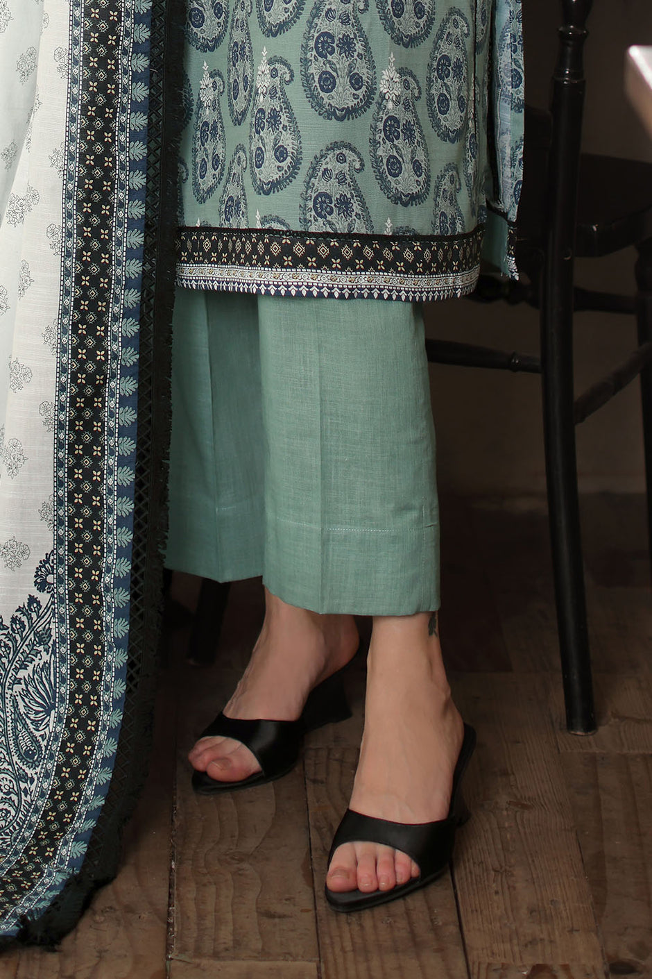 3 Piece Printed Khaddar Suit