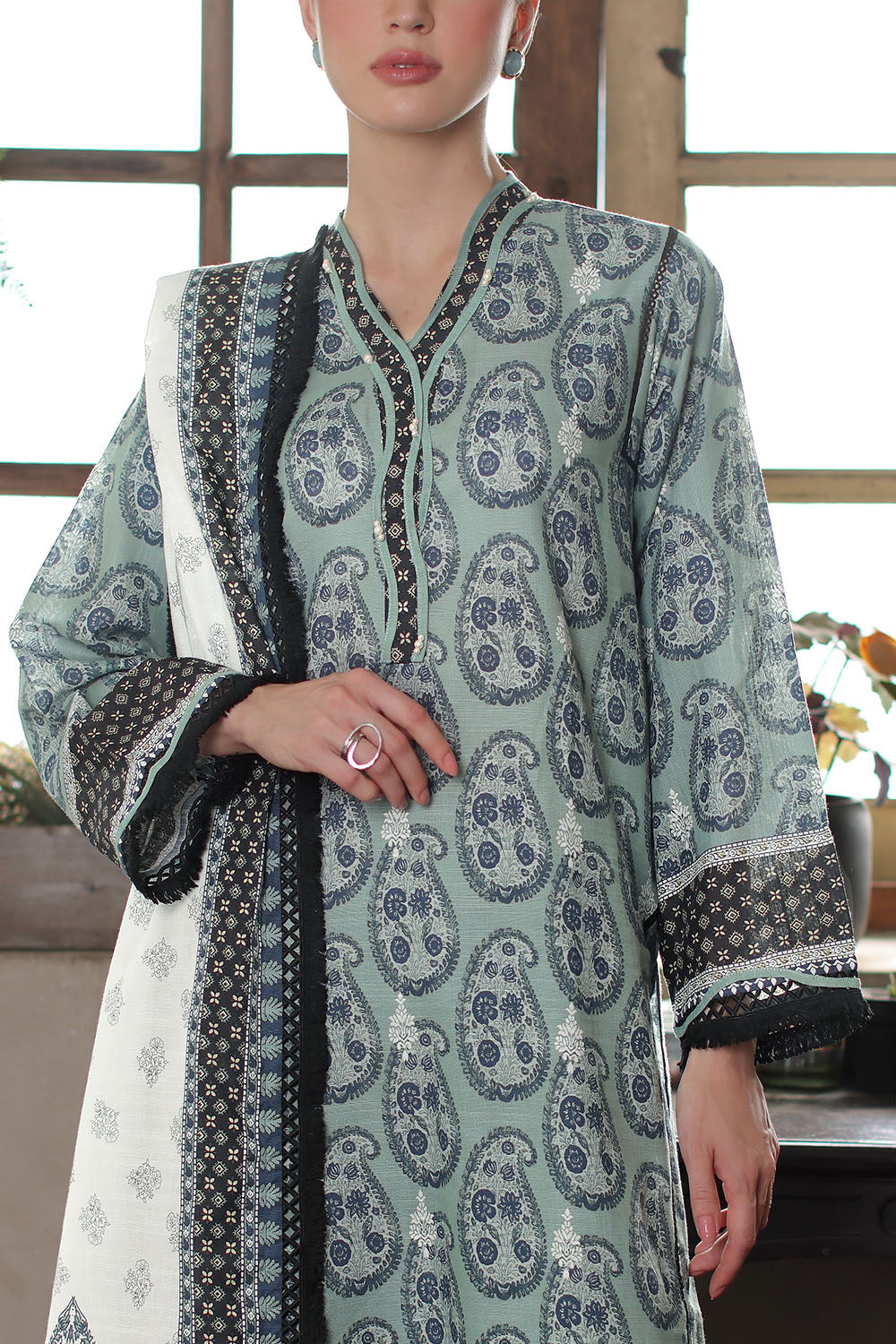 3 Piece Printed Khaddar Suit