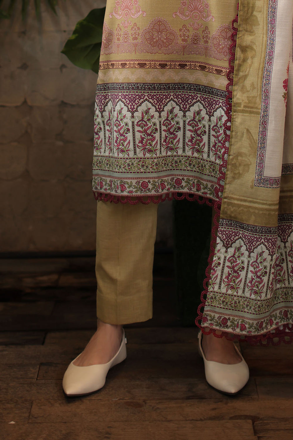 3 Piece Printed Khaddar Suit