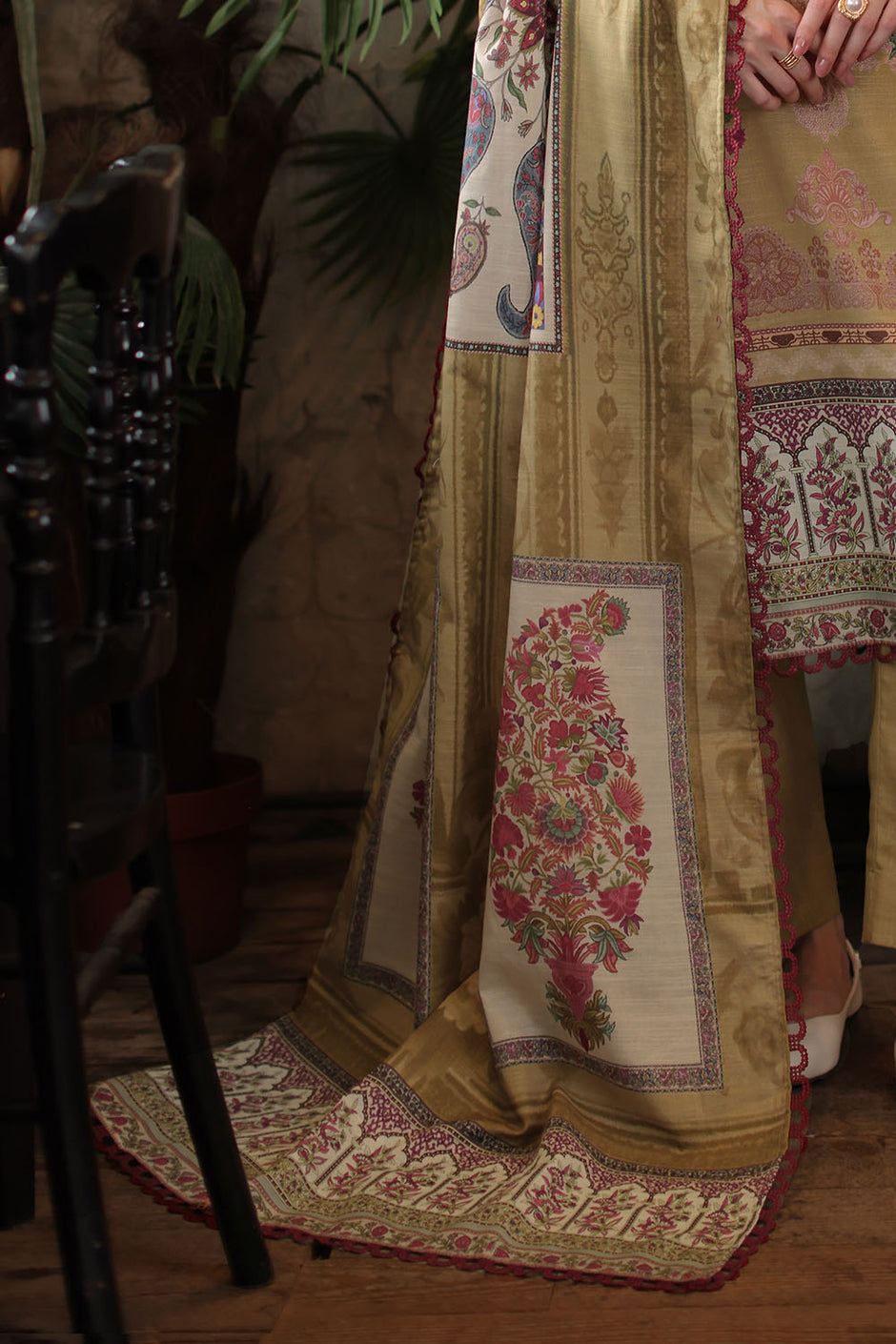 3 Piece Printed Khaddar Suit