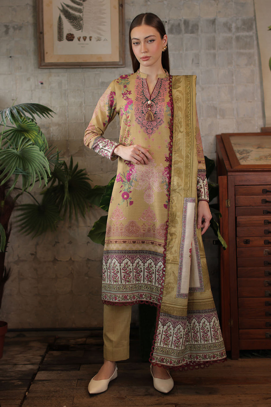 3 Piece Printed Khaddar Suit