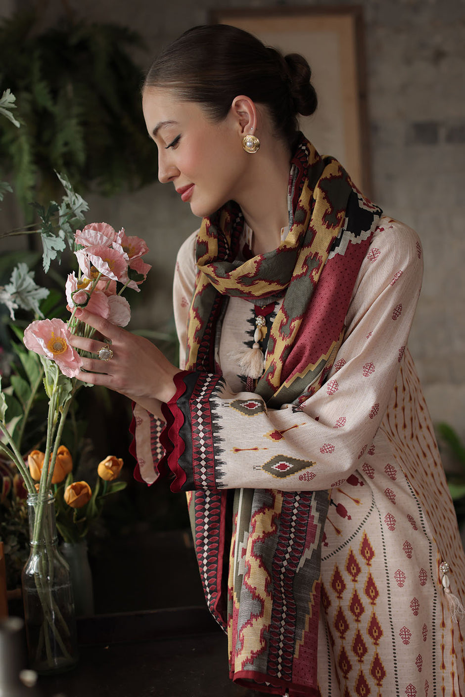 3 Piece Printed Khaddar Suit