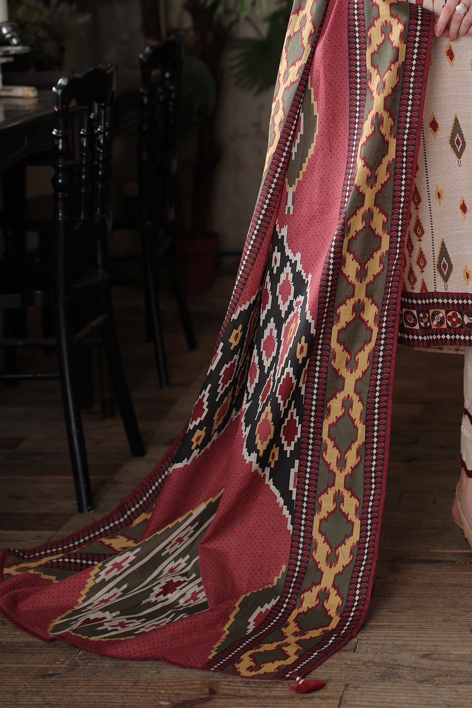 3 Piece Printed Khaddar Suit