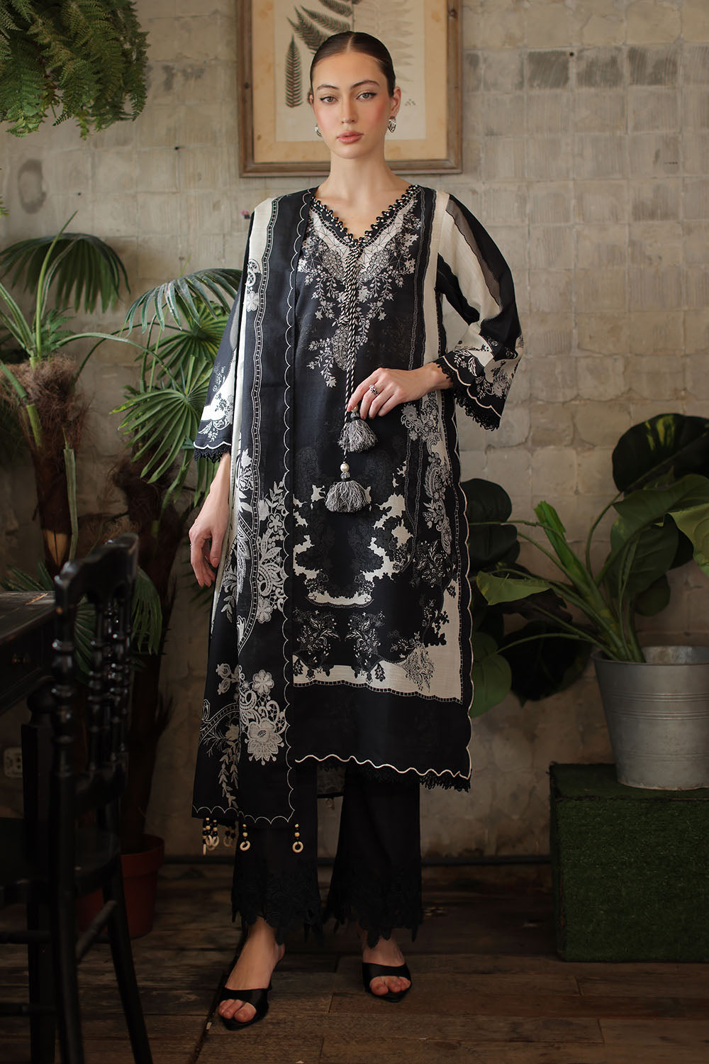 3 Piece Printed Khaddar Suit