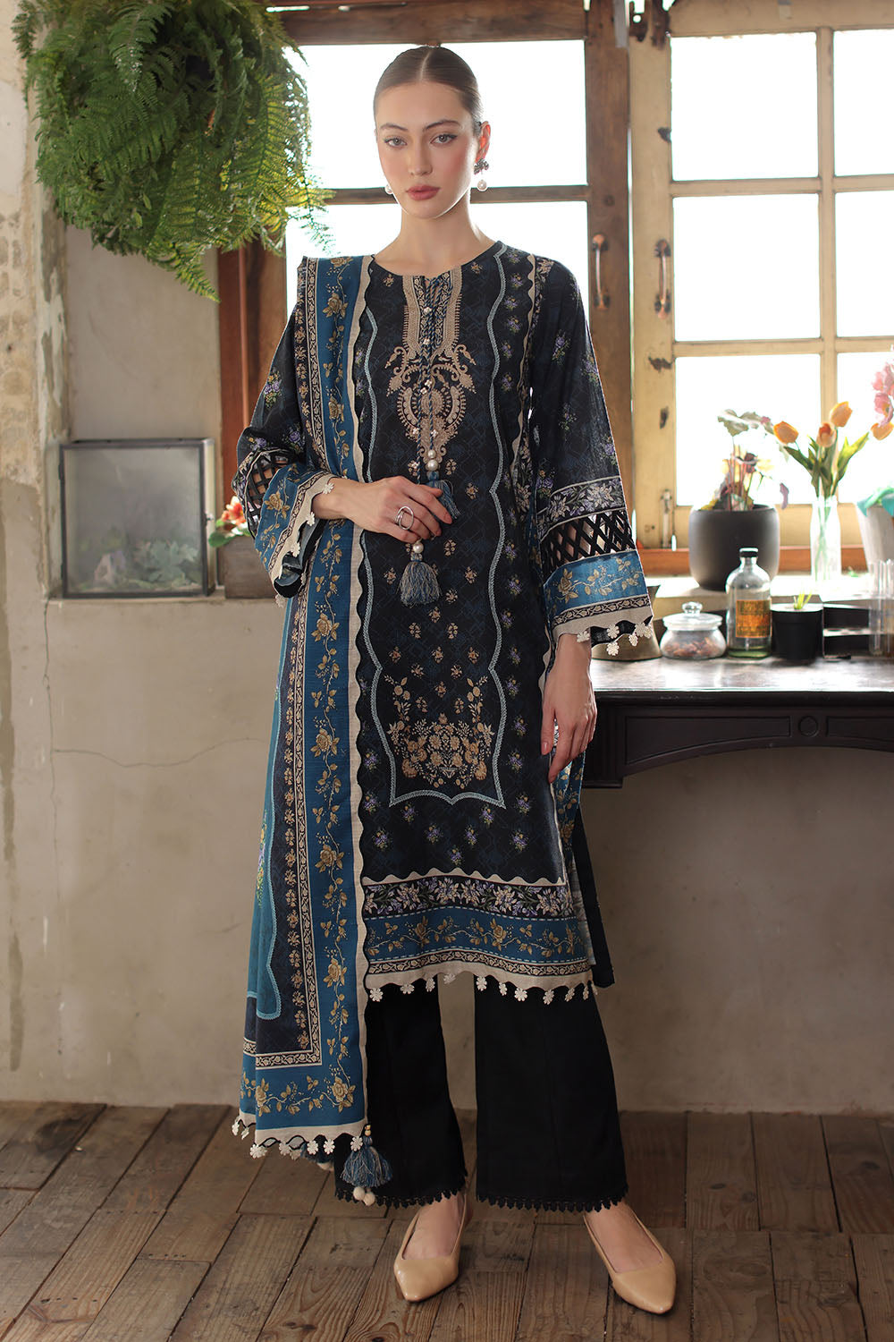3 Piece Printed Khaddar Suit