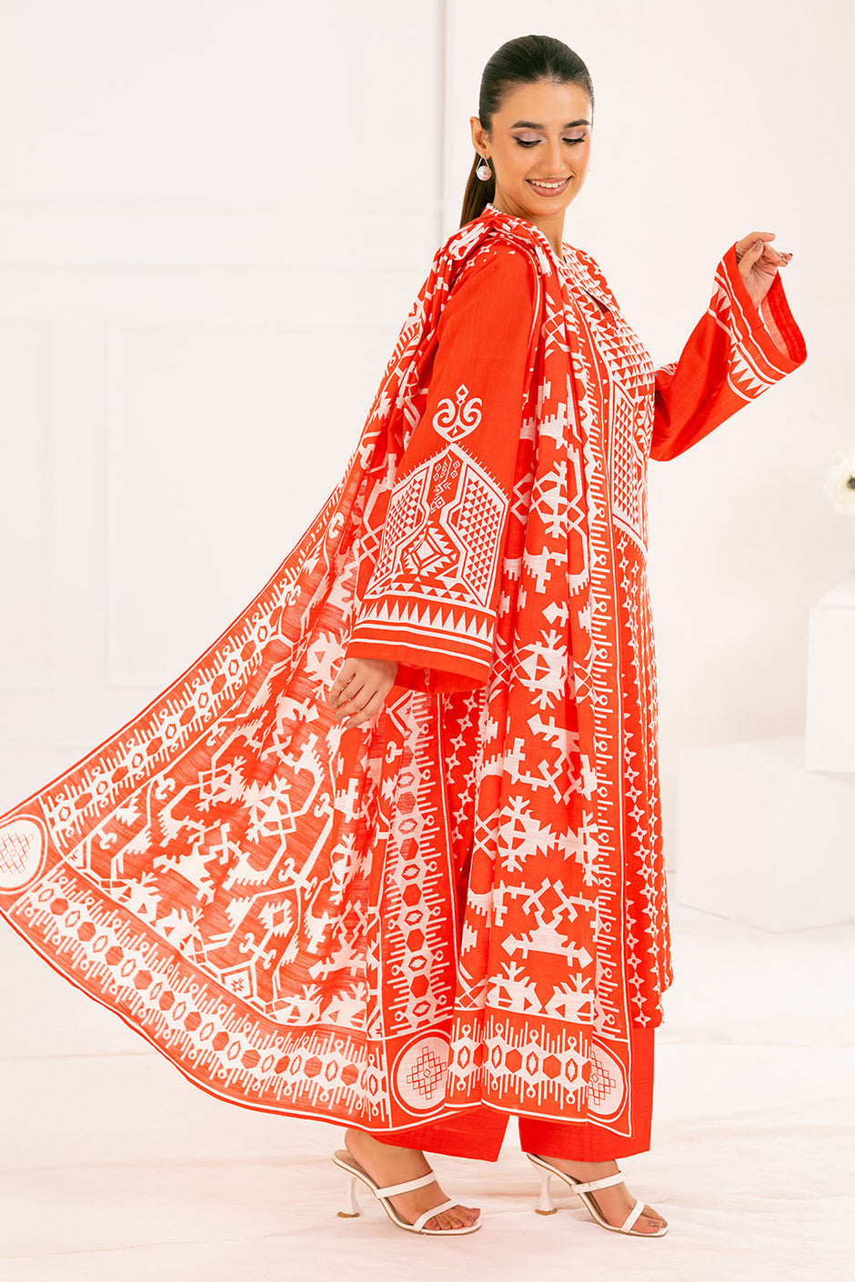 3 Piece Printed Khaddar Suit with Dupatta