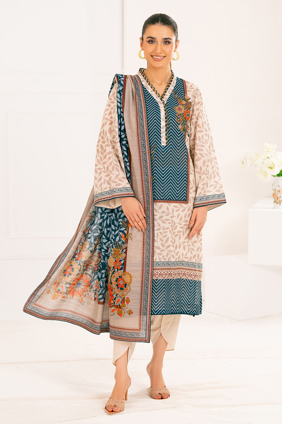 3 Piece Printed Khaddar Suit with Dupatta