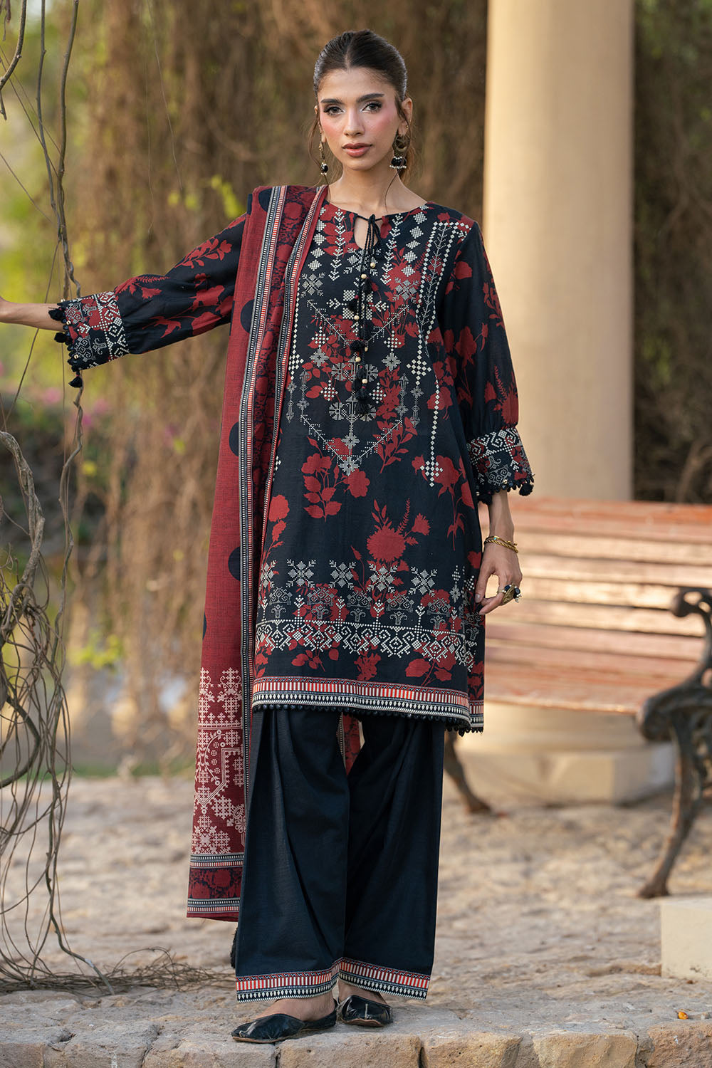3 Piece Printed Khaddar Suit