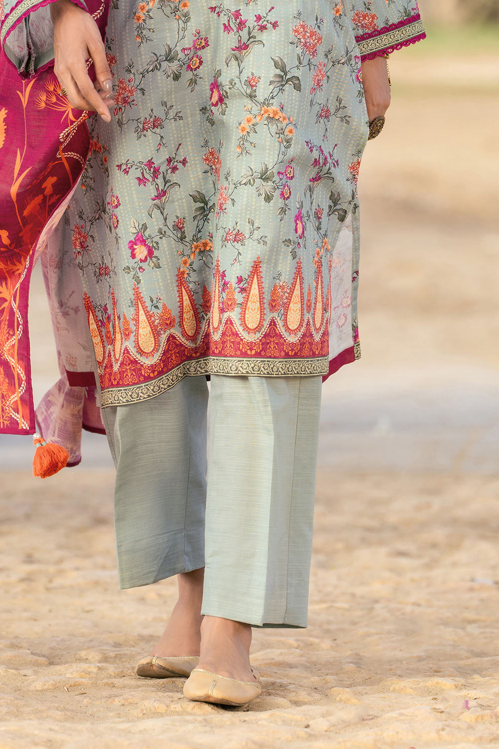 3 Piece Printed Khaddar Suit