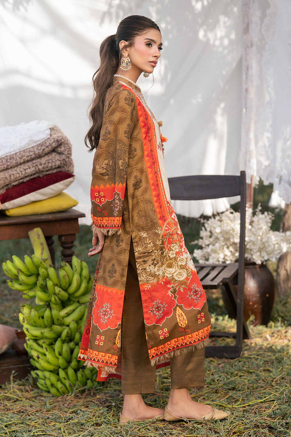 3 Piece Printed Khaddar Suit