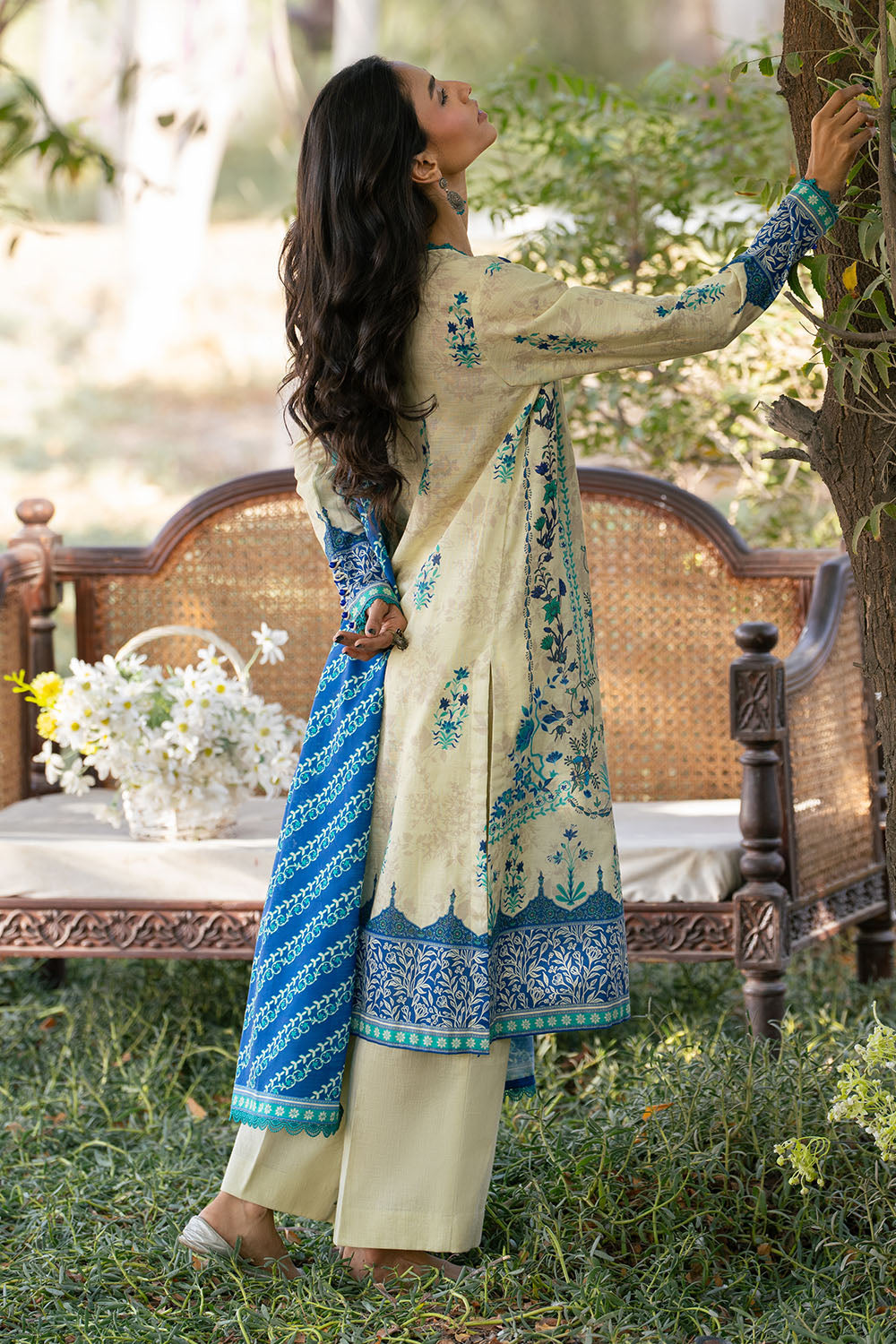 3 Piece Printed Khaddar Suit
