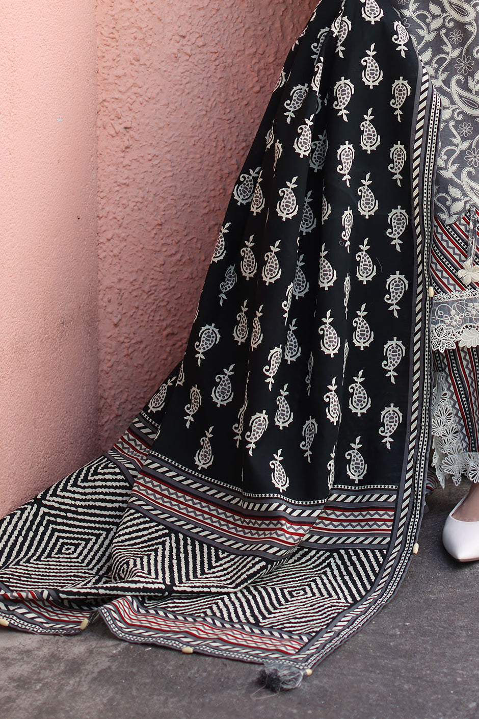 3 Piece Printed Khaddar Suit with Printed Khaddar Dupatta and Printed Trouser
