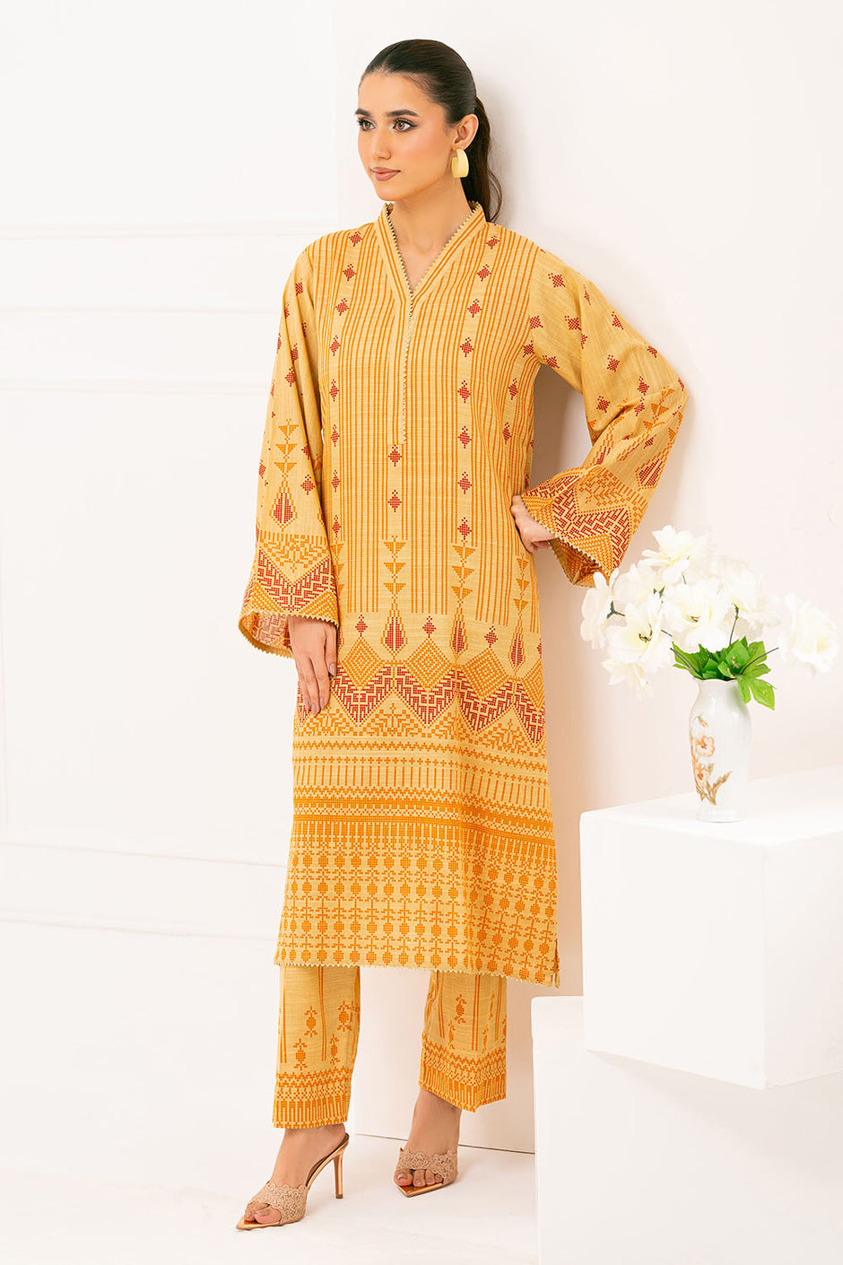 2 Piece Printed Khaddar Suit