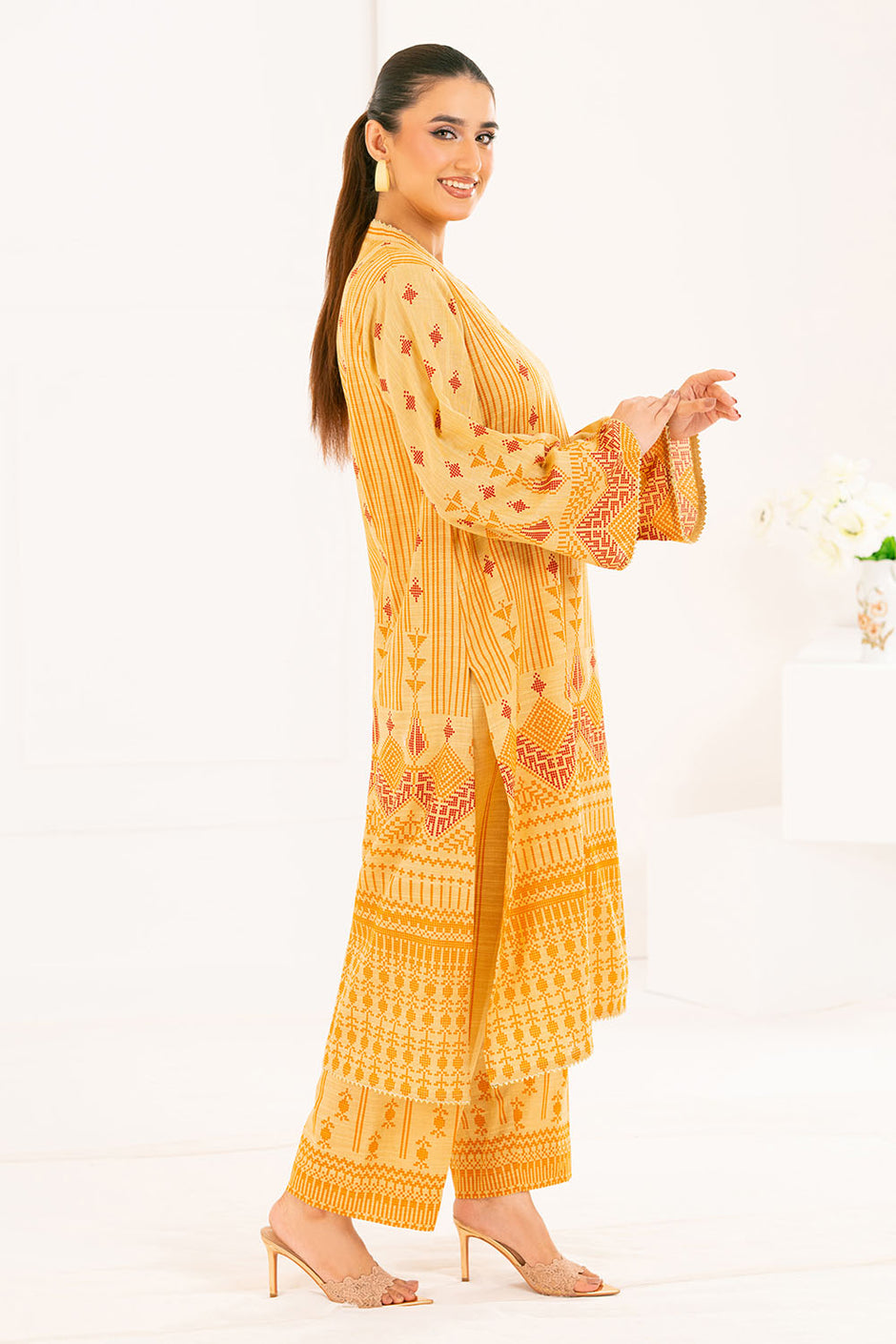 2 Piece Printed Khaddar Suit
