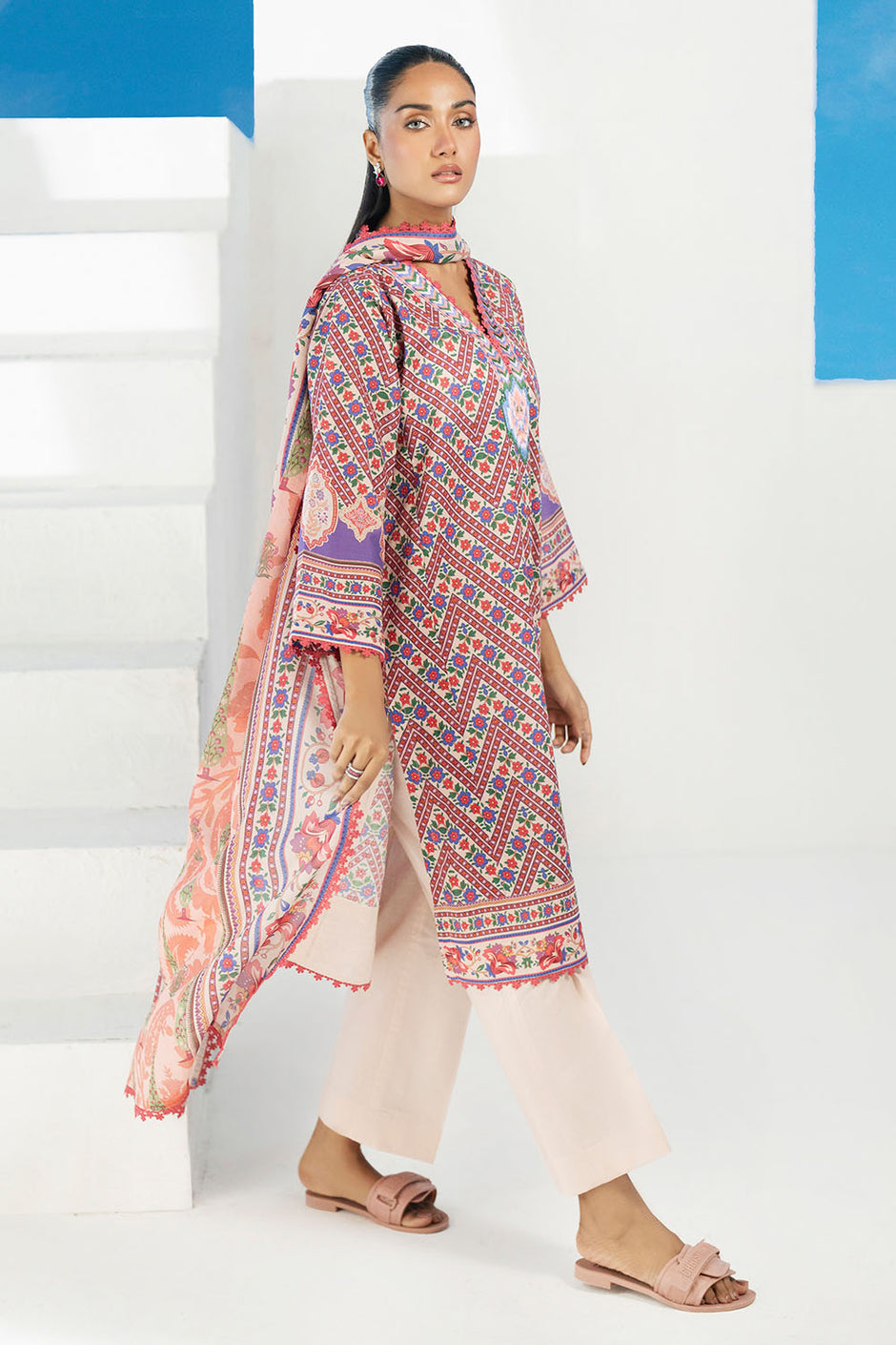 3 Piece Printed Lawn Suit with Embroidered Organza Neckline
