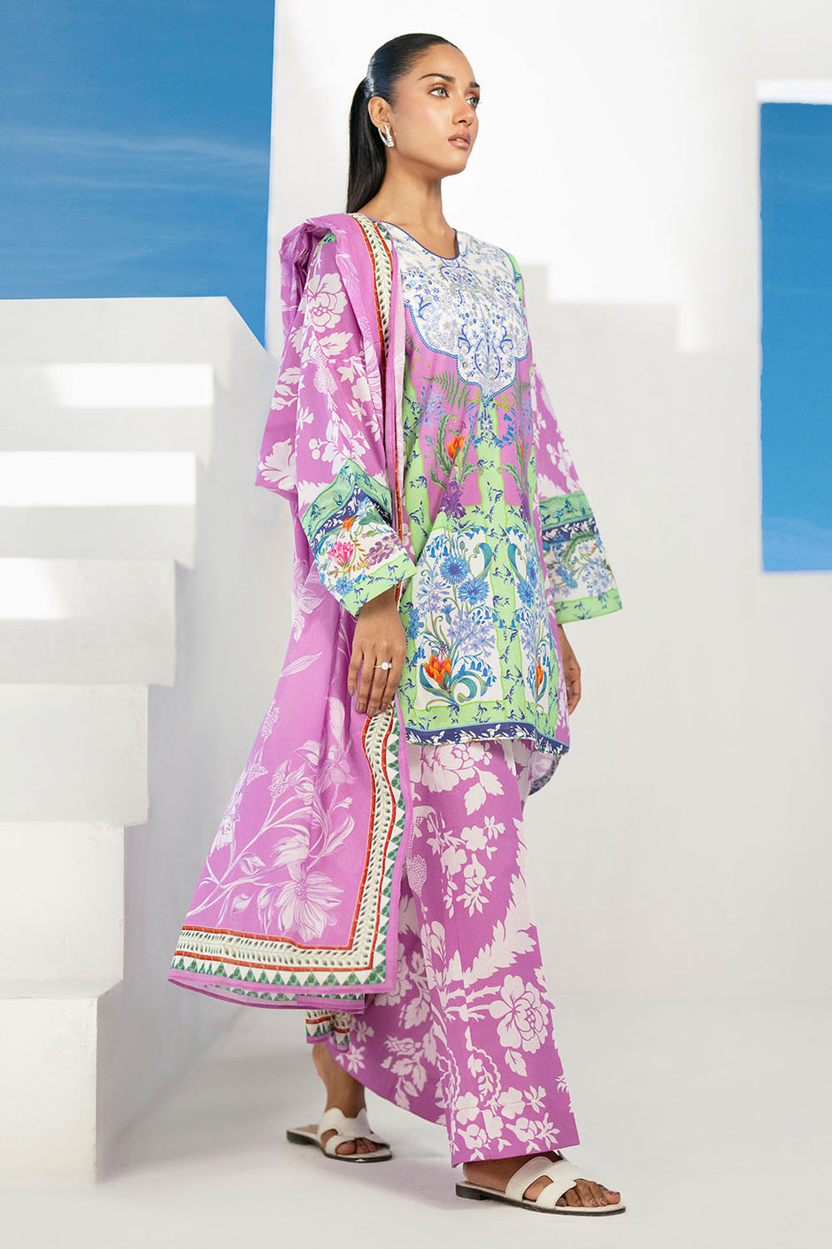 3 Piece Printed Lawn Suit with Embroidered Organza Lace