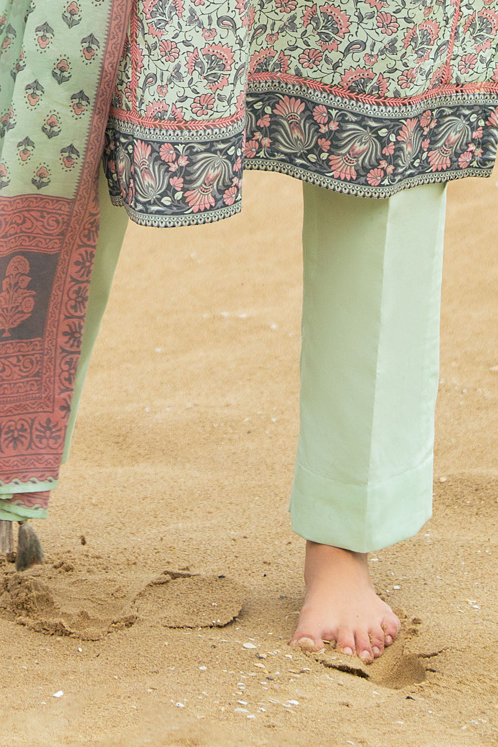 3 Piece Printed Lawn Suit with Dupatta CL-52706 A