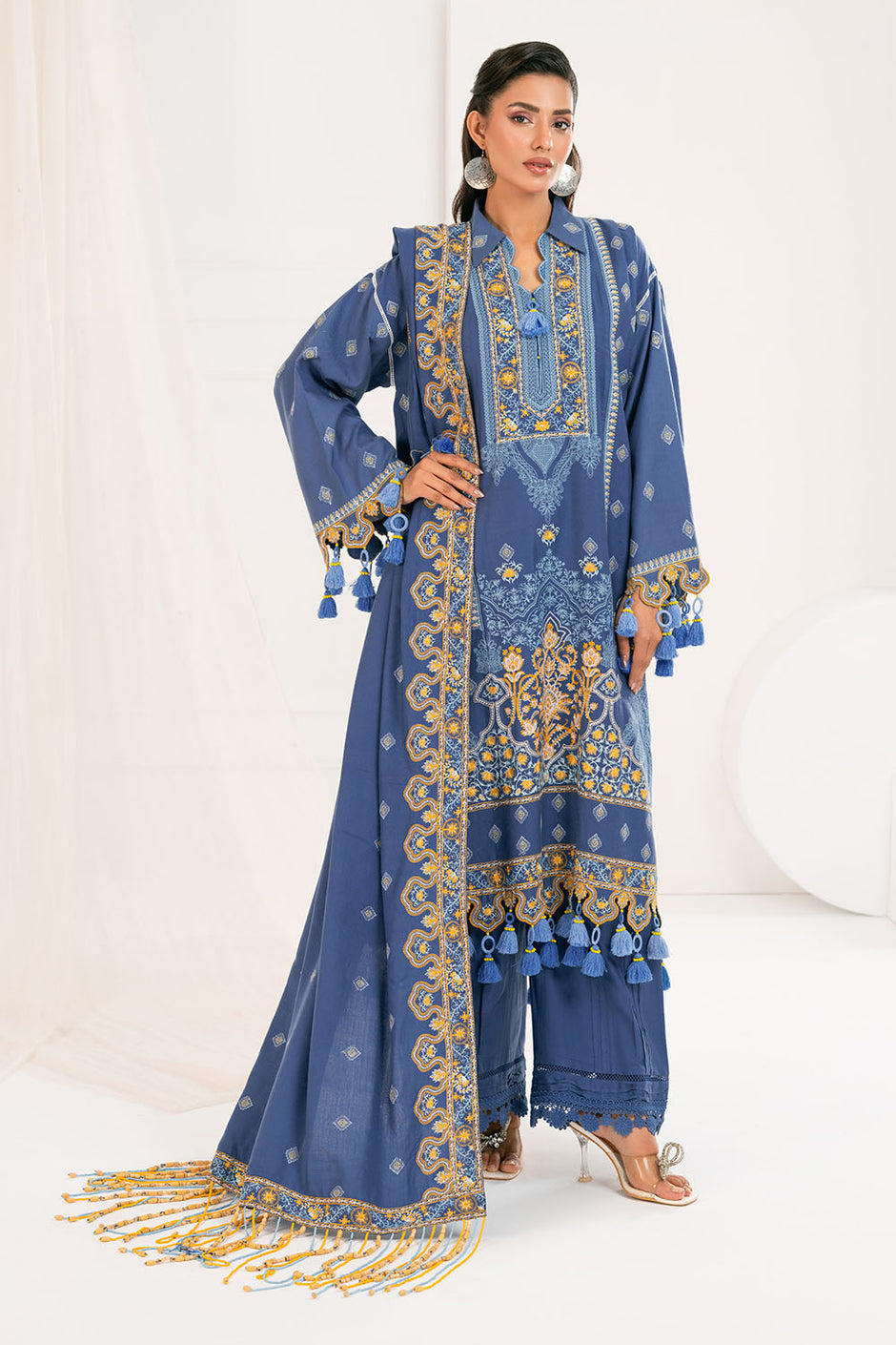 3 Piece Unstitched Embroidered Pashmina Suit with Embroidered Shawl and Pallu