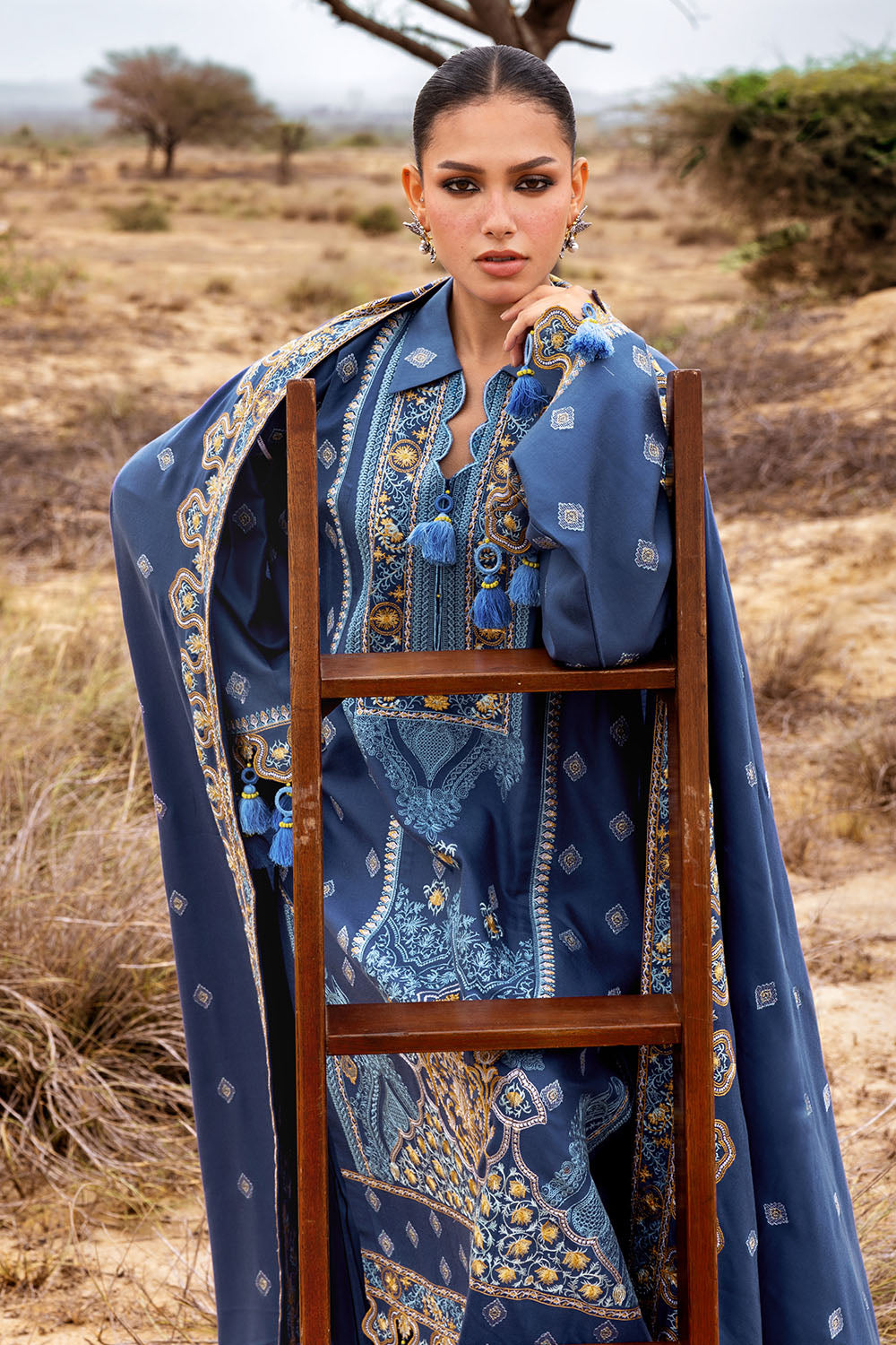 3 Piece Unstitched Embroidered Pashmina Suit with Embroidered Shawl and Pallu AP-52008