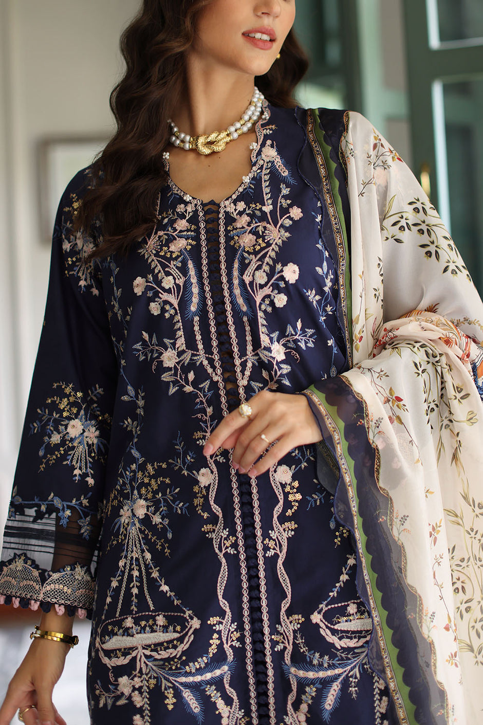 3 Piece Embroidered Jacquard Suit