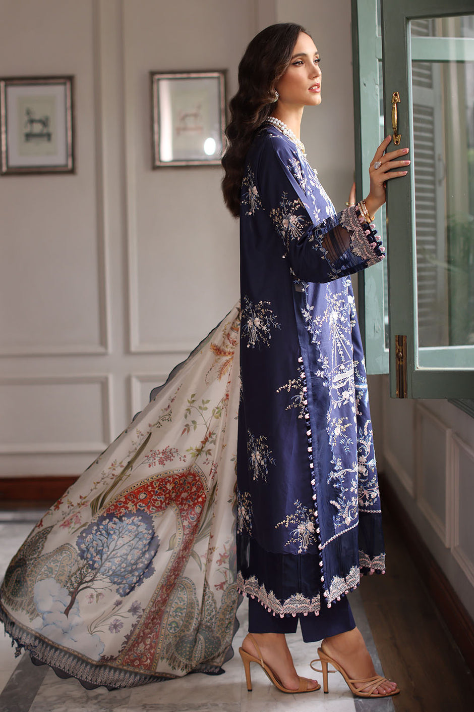 3 Piece Embroidered Jacquard Suit