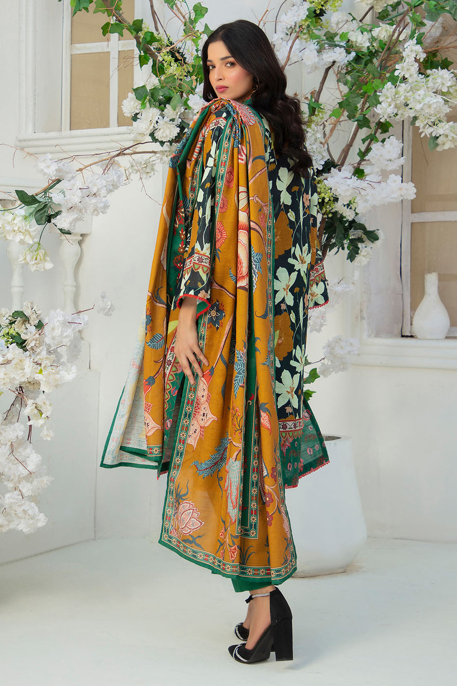 3 Piece Printed Zari Cotton & Khaddar Suit with Dupatta
