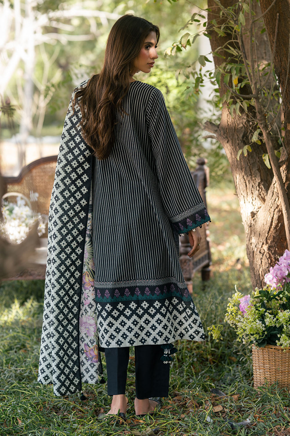 3 Piece Printed Khaddar Suit