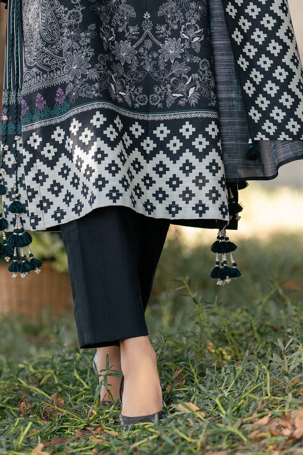 3 Piece Printed Khaddar Suit