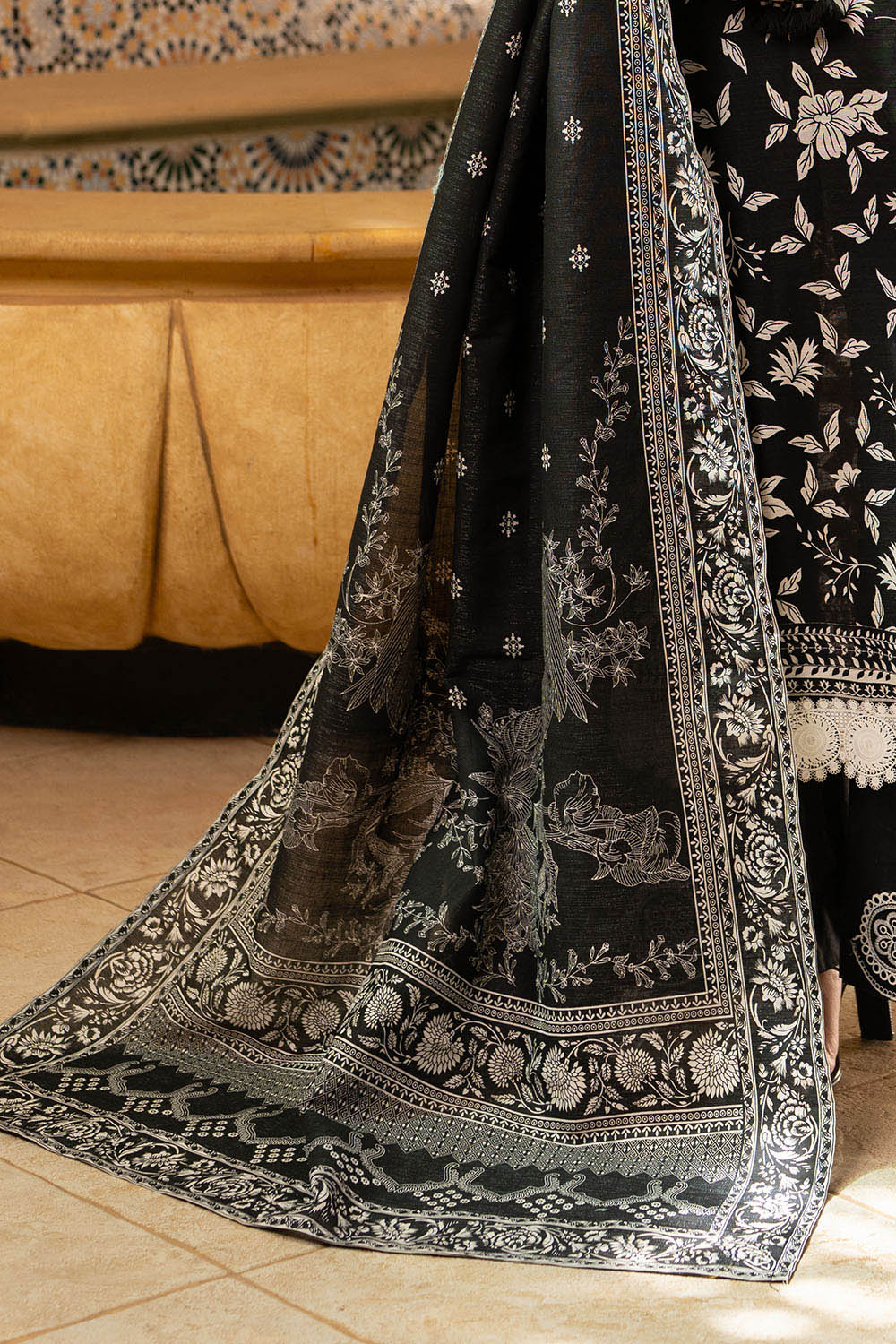 3 Piece Printed Khaddar Suit