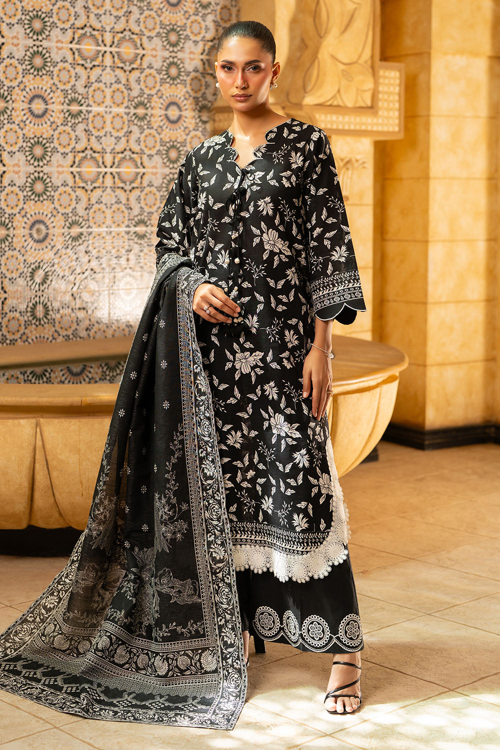 3 Piece Printed Khaddar Suit