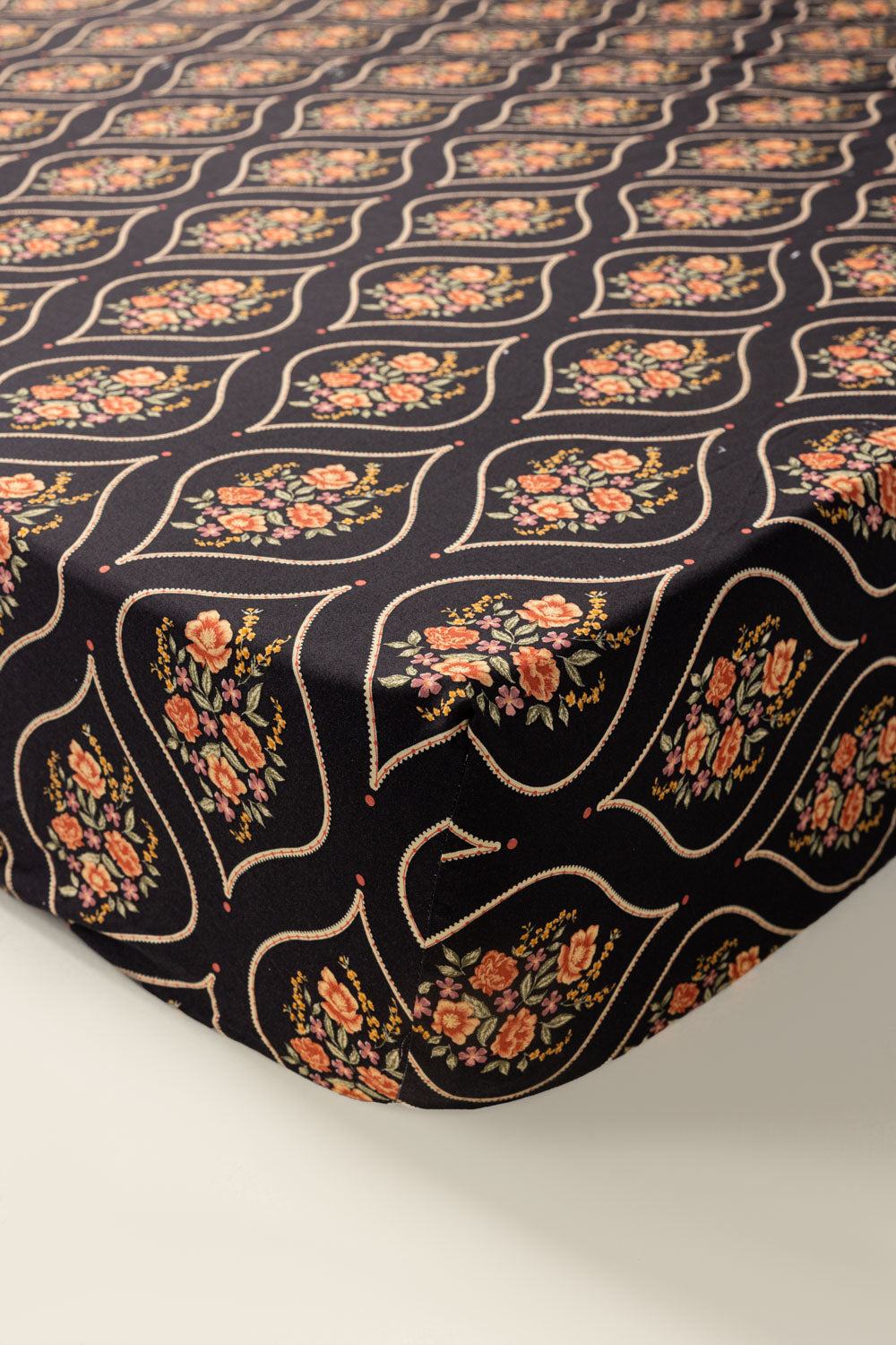 Rose Ogee T-200 Fitted Sheet