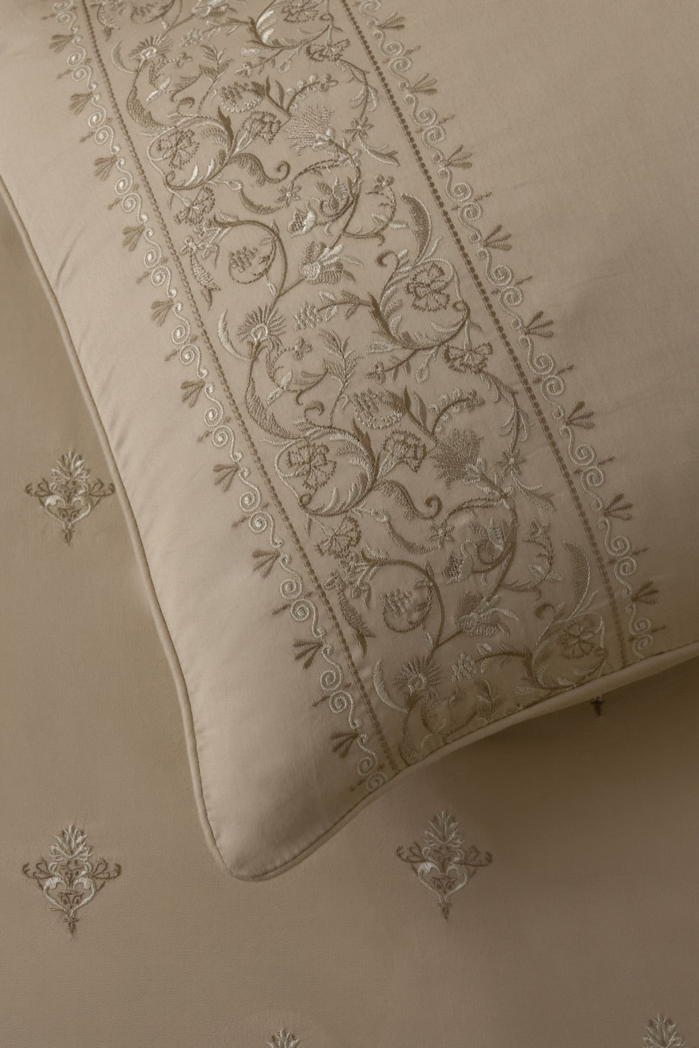 Royal Essence Embroidered Quilt Cover Set