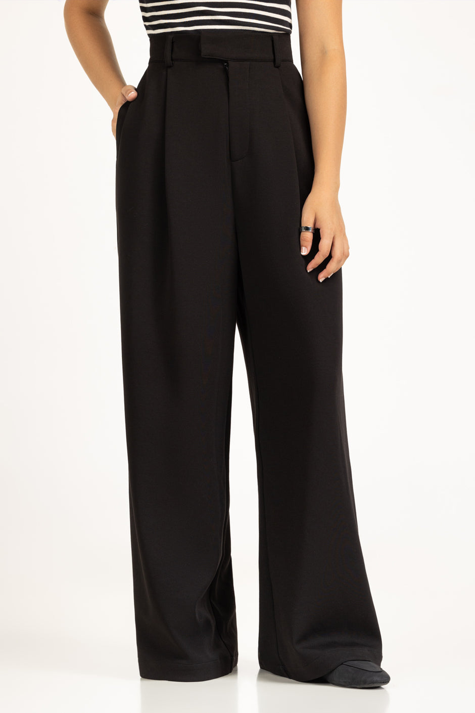 Wide Leg Fit Pant