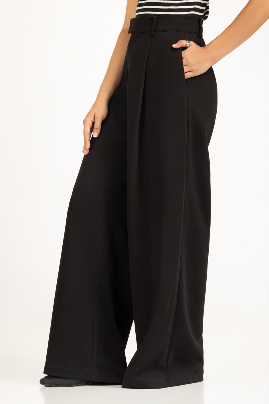 Wide Leg Fit Pant