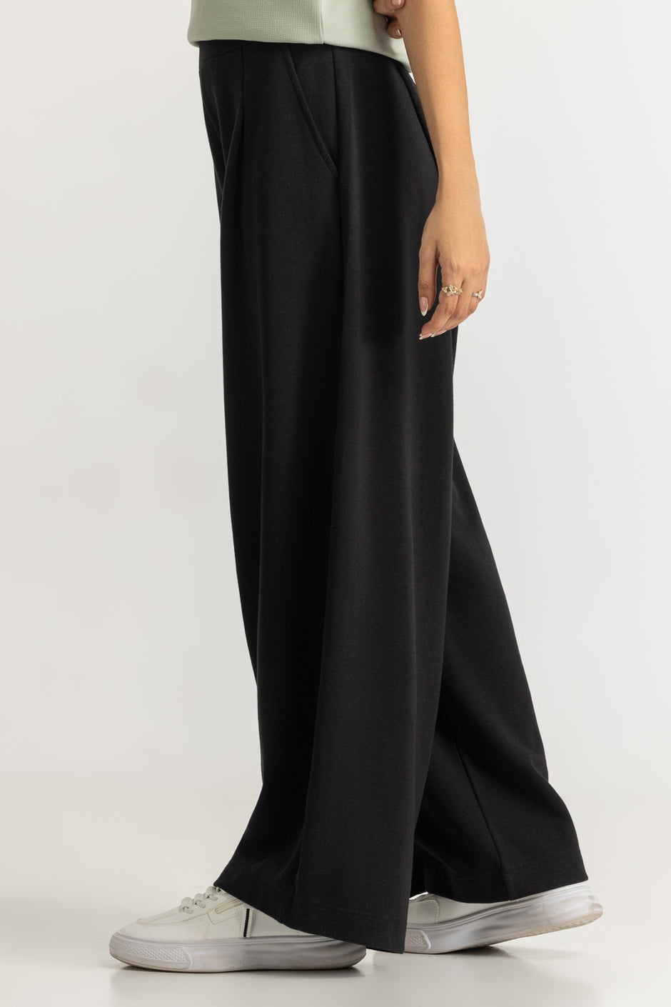 Barrel Fit Trousers