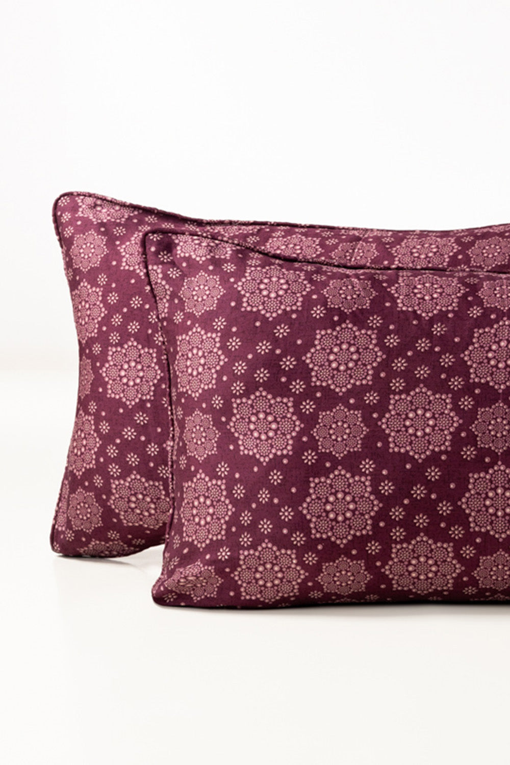 Schiffli T-200 Pillow Cover Set