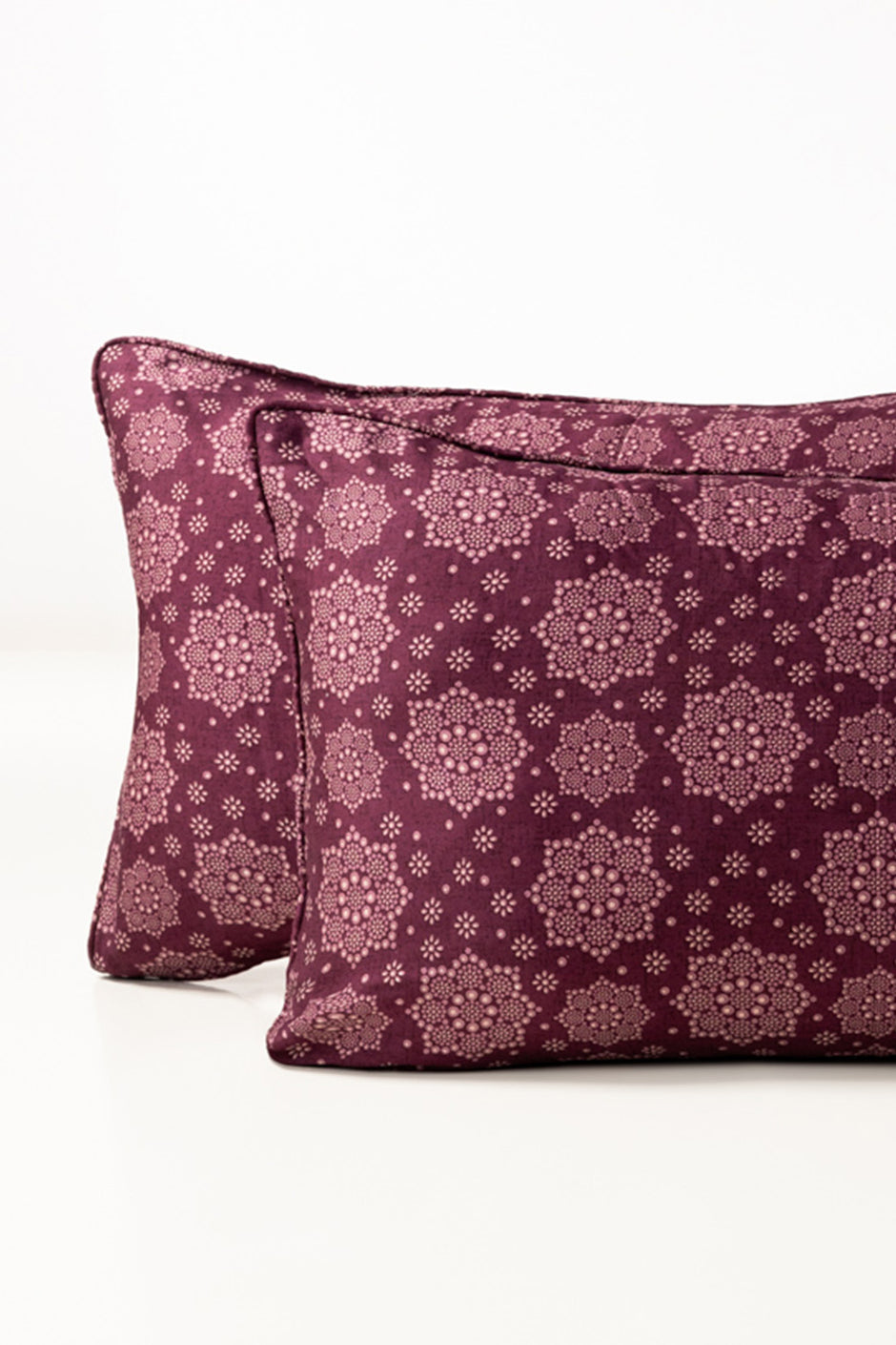 Schiffli T-200 Pillow Cover Set